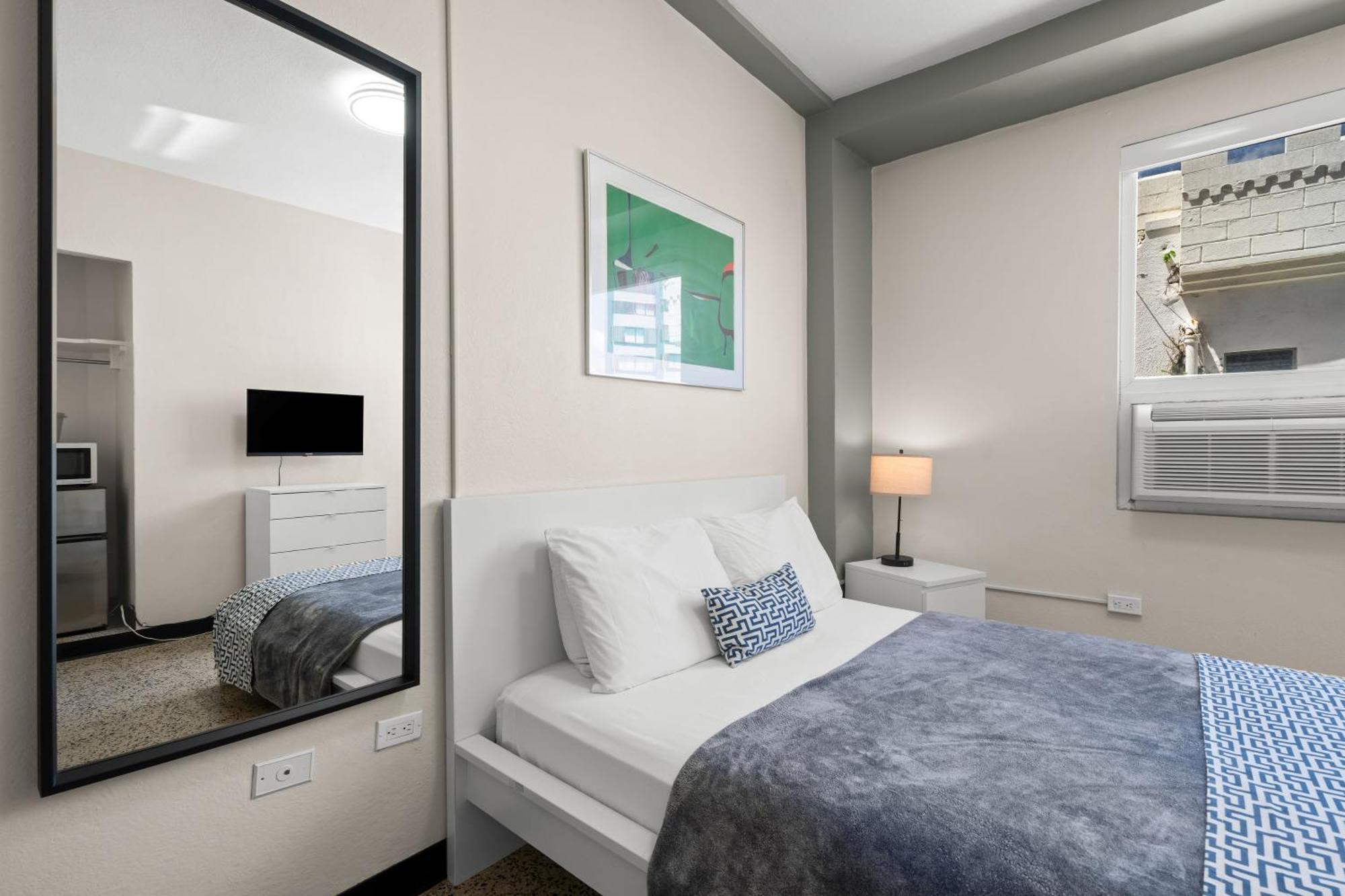 Standard Queen Room