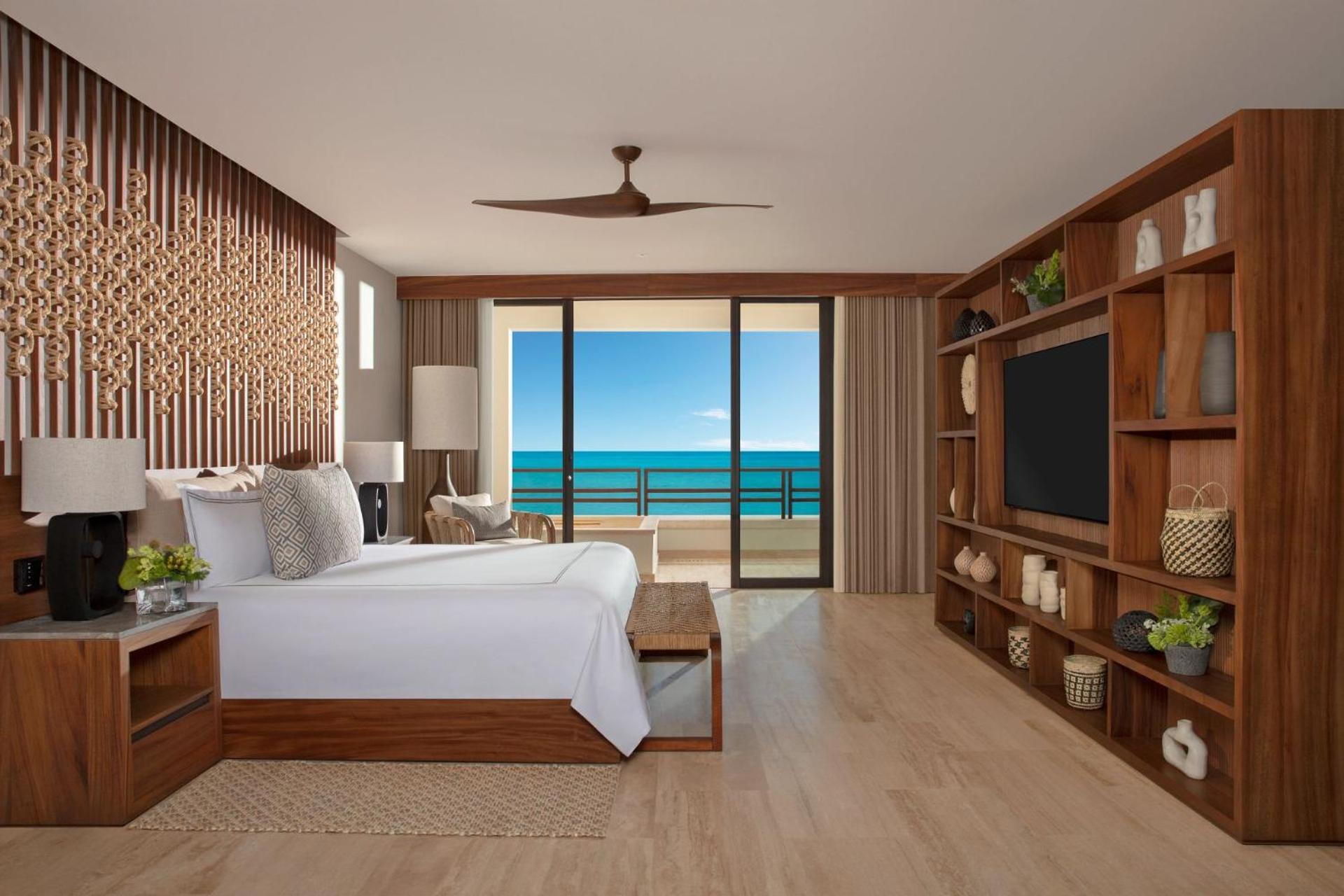 Preferred Club Master Suite Ocean Front