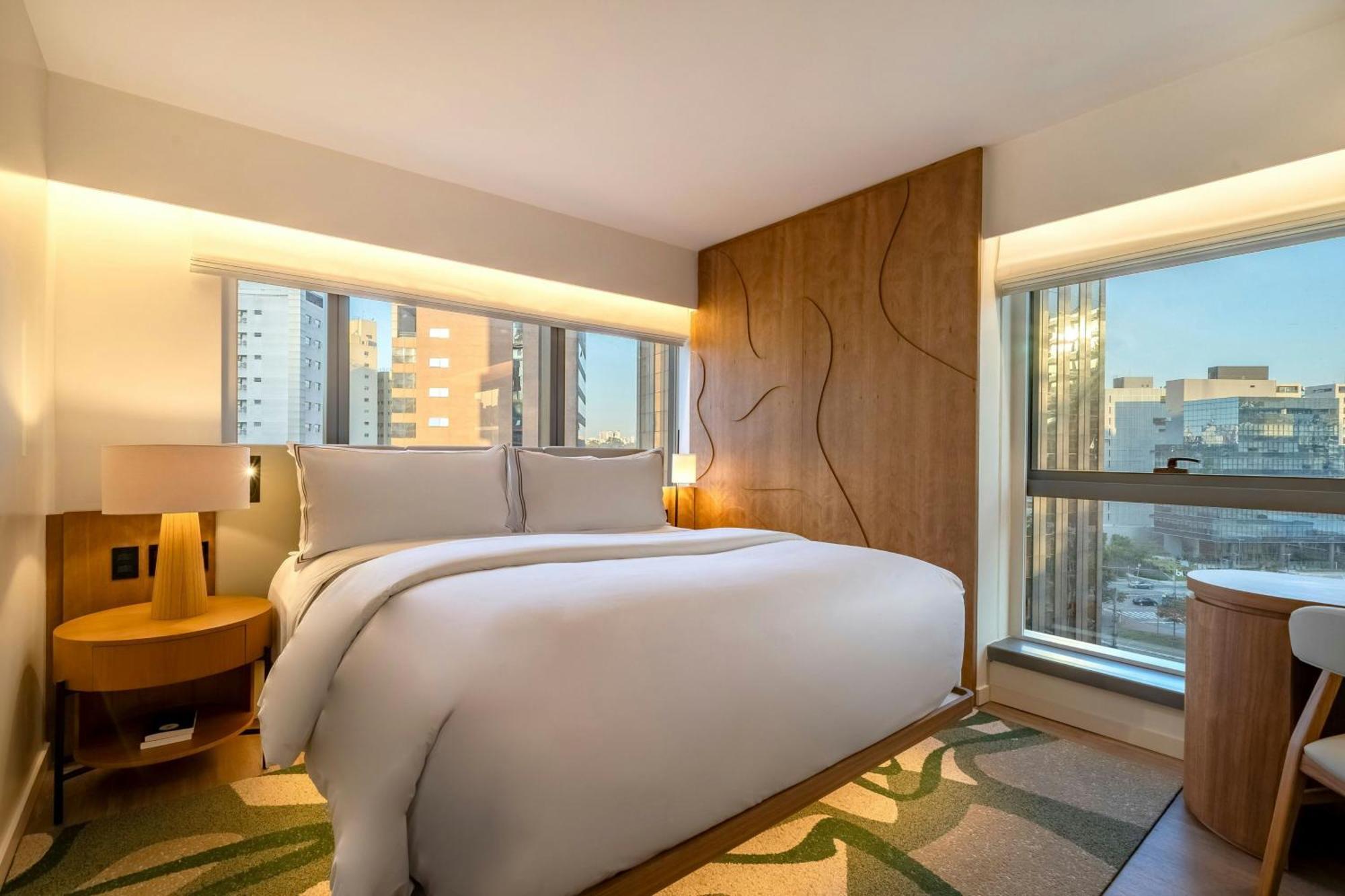 Premium Corner King Room