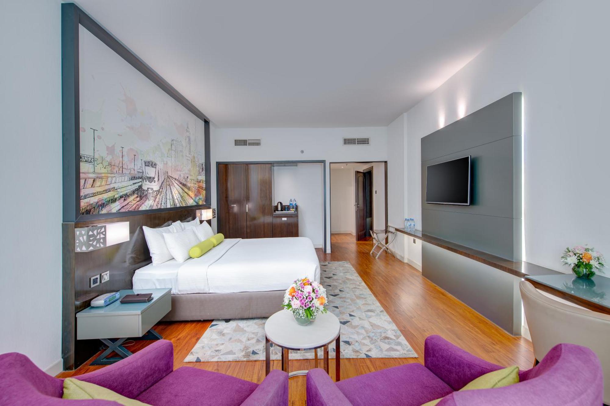 Luxuria Suite King Bed Non-Smoking