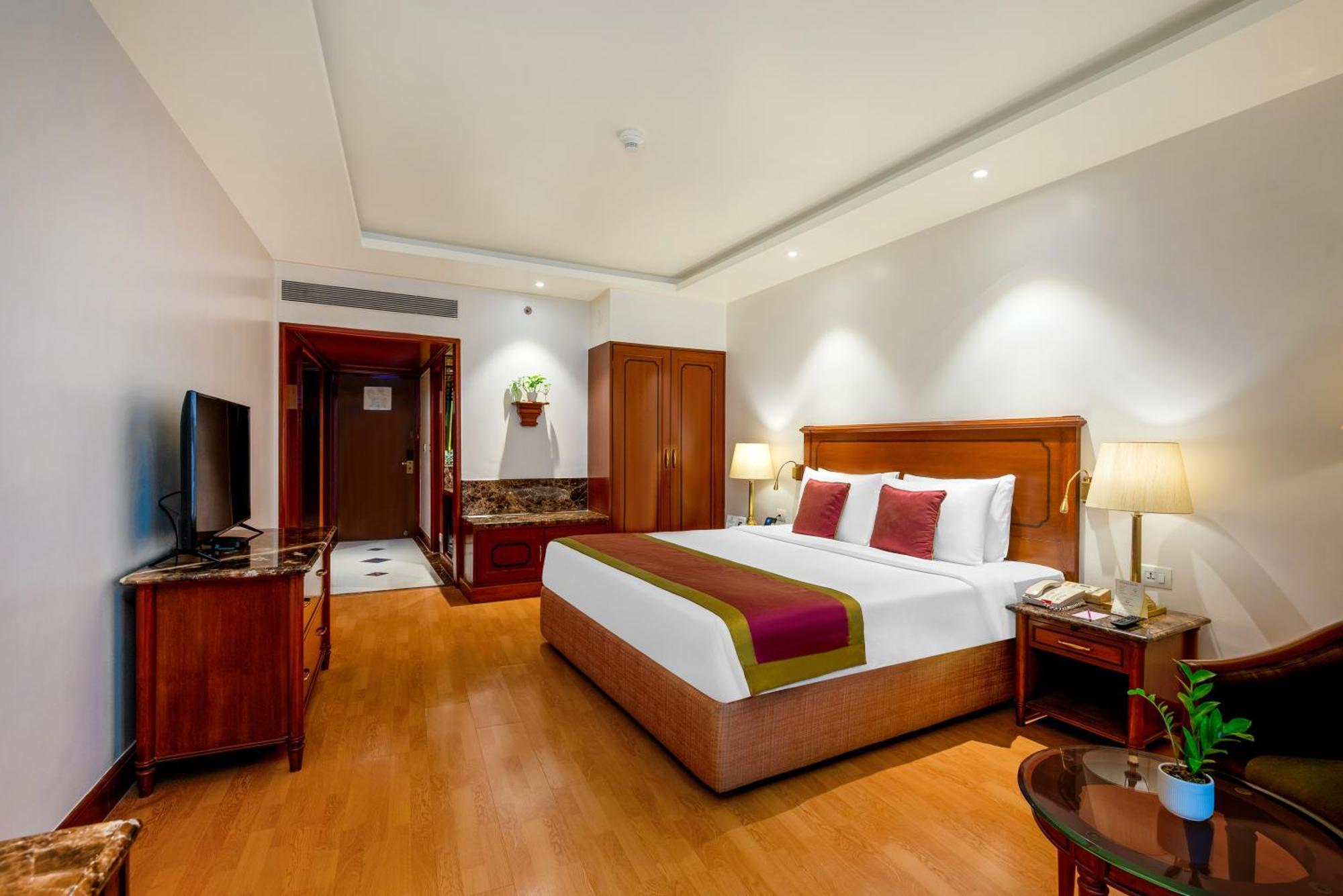 Premier Room King or Twin Bed