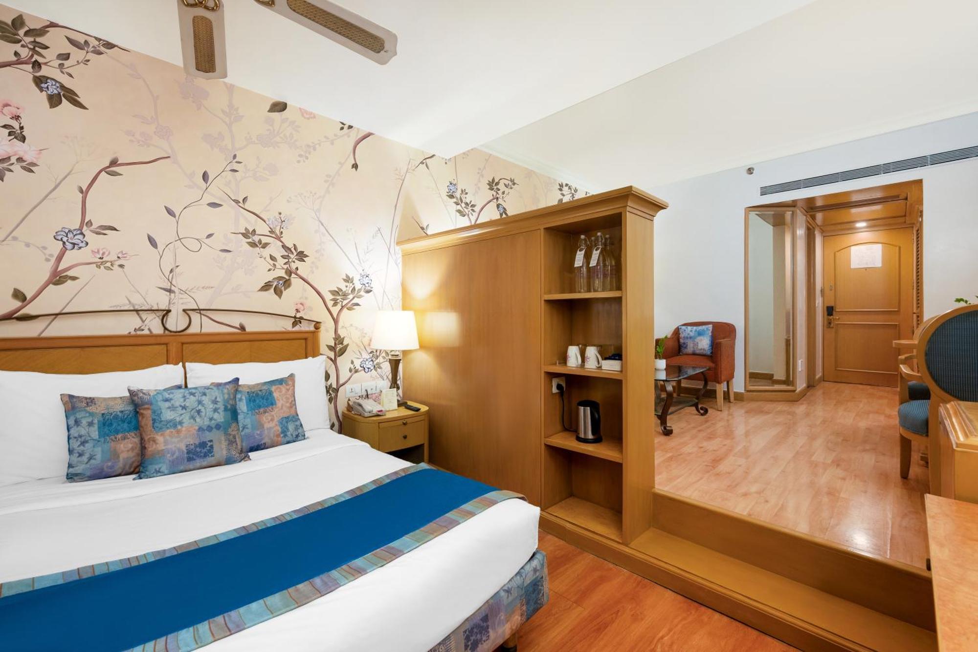 Executive Room Queen or Twin bed