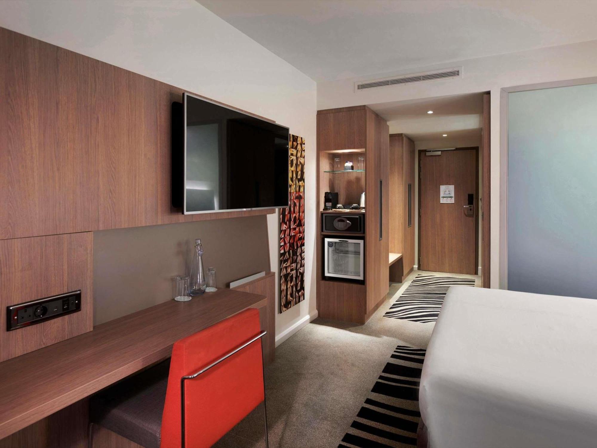 Superior Queen Room with Sofa Bed