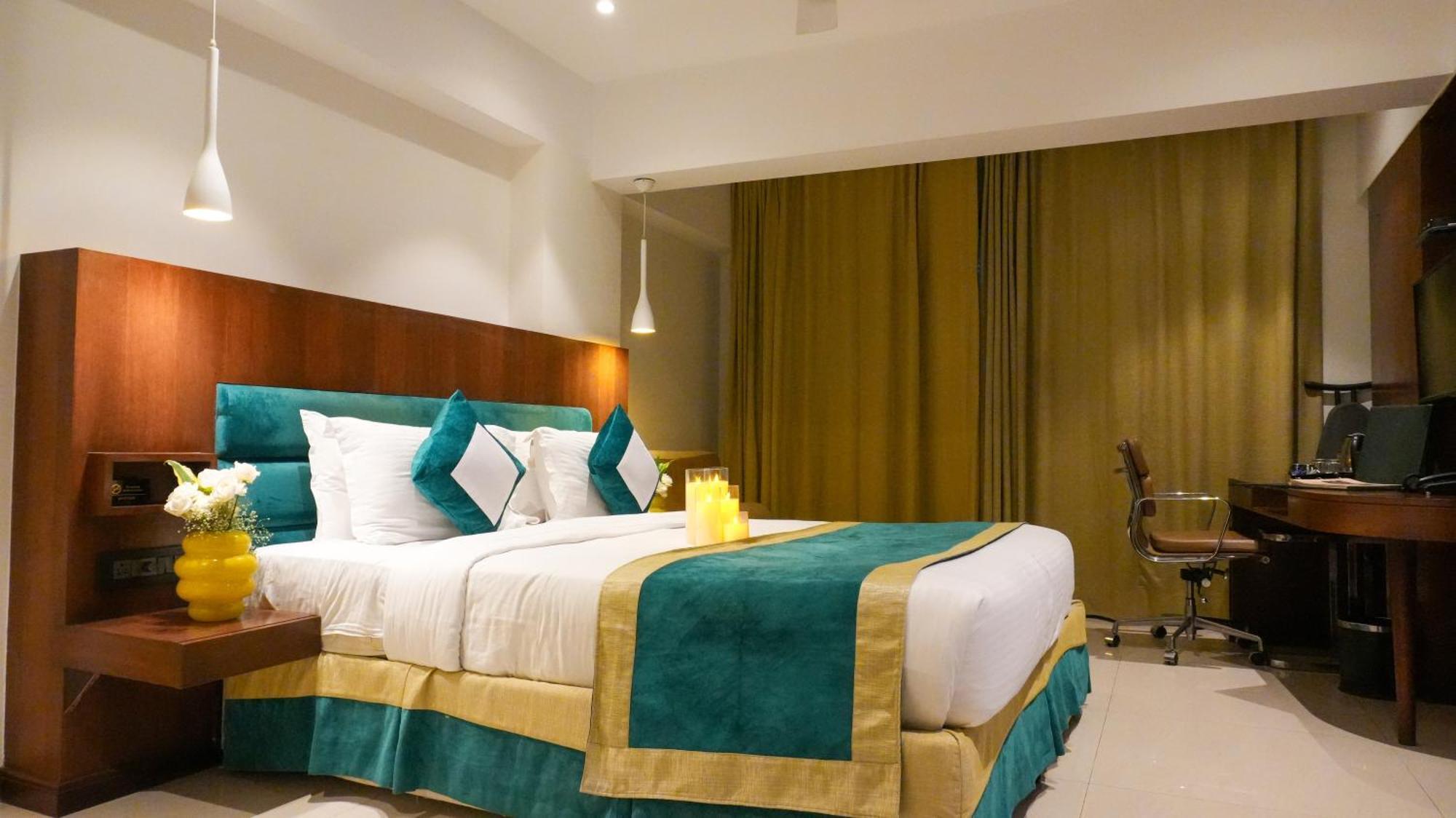 Deluxe Room,1705026243:JPEG