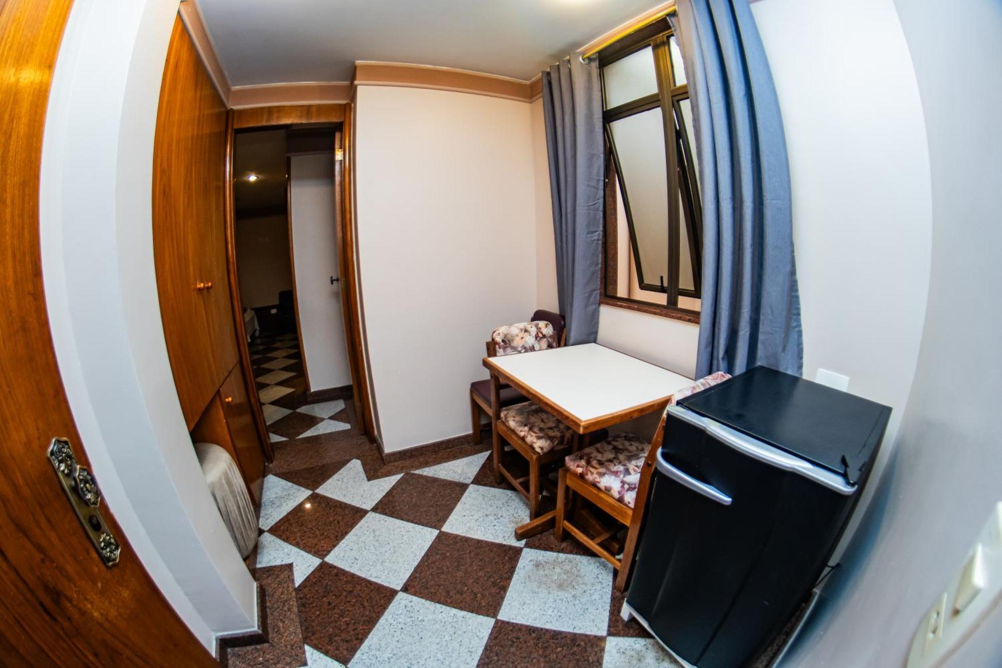 Quintuple Room
