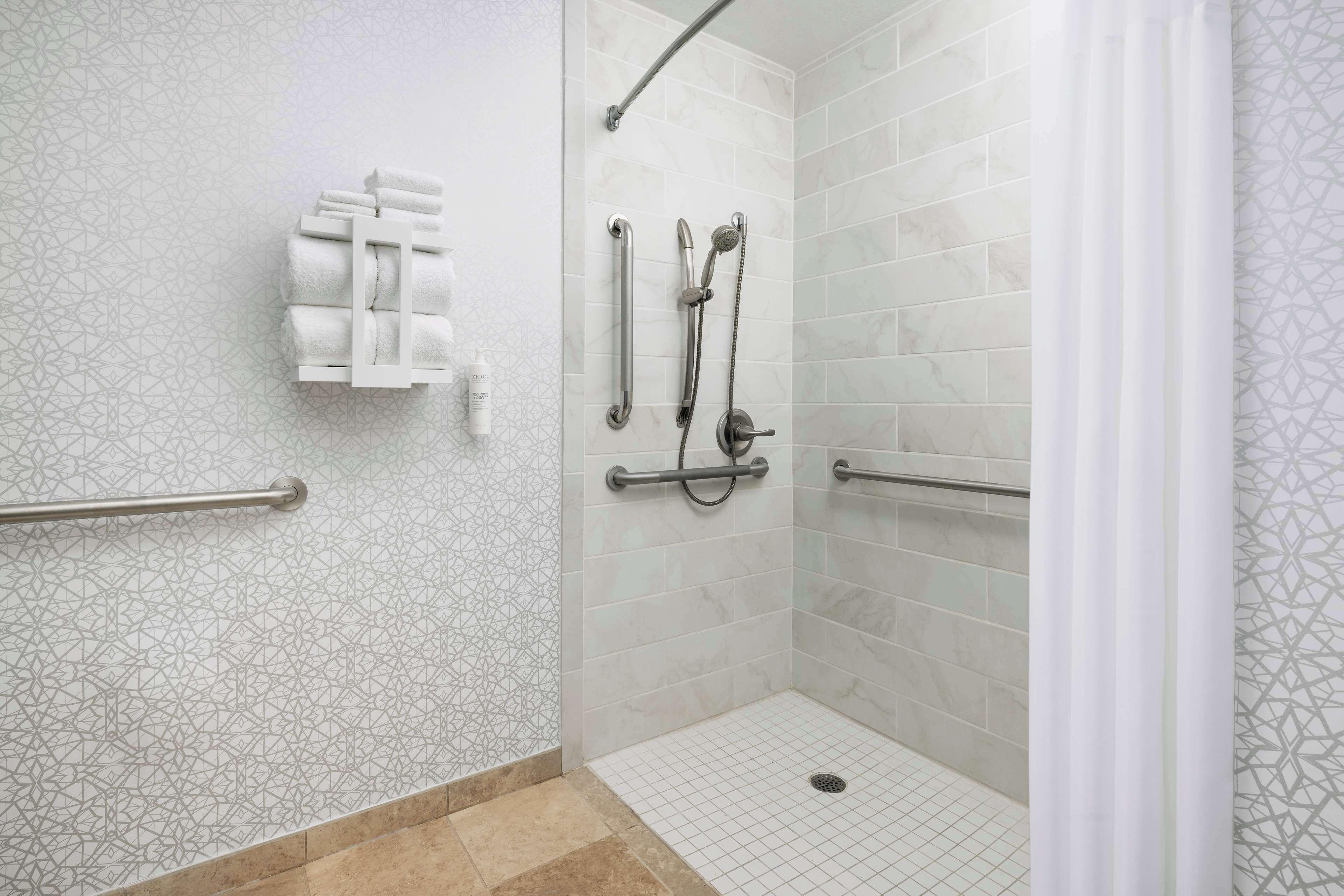 King Room - Mobility Access/Non-Smoking