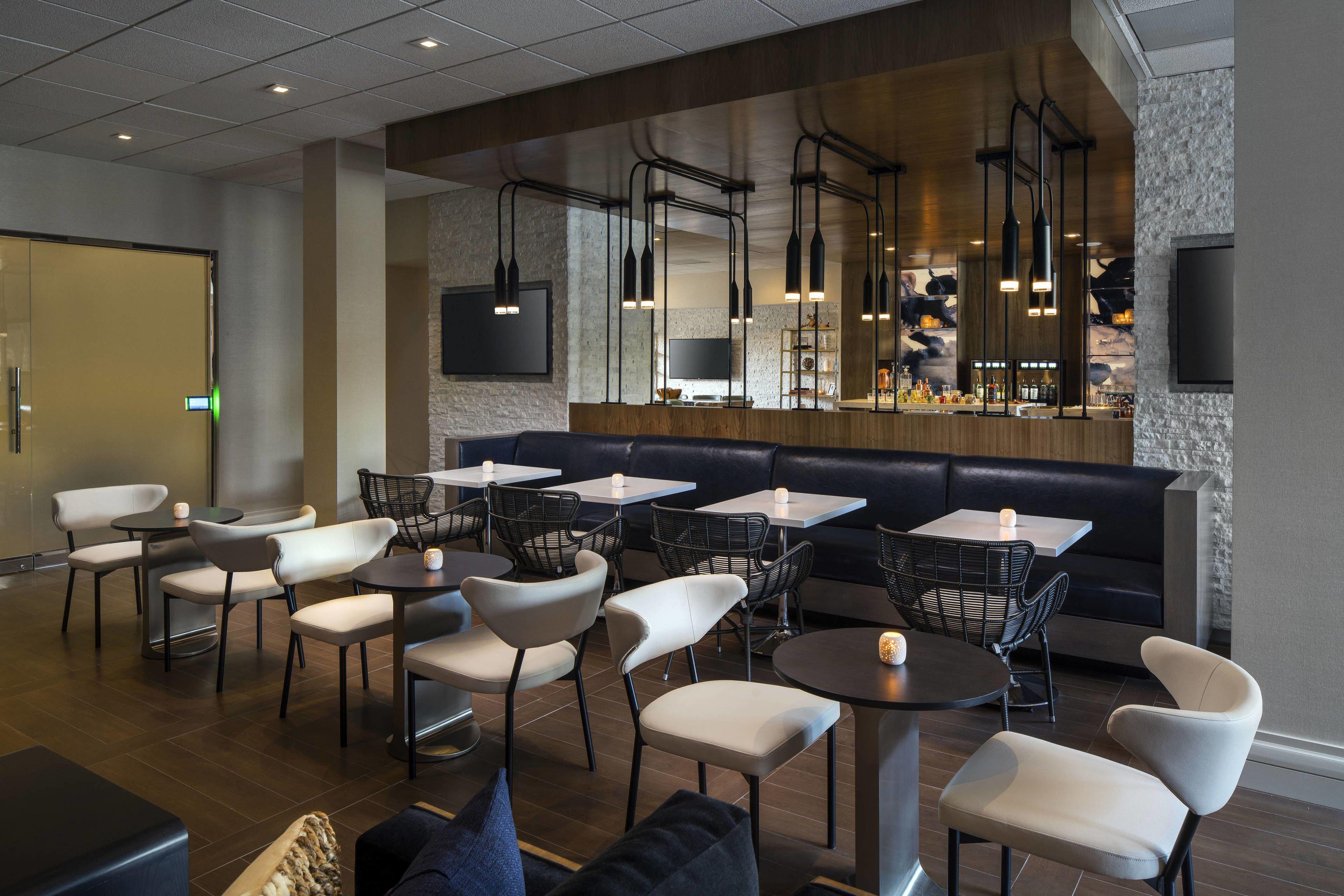 M Club King Room