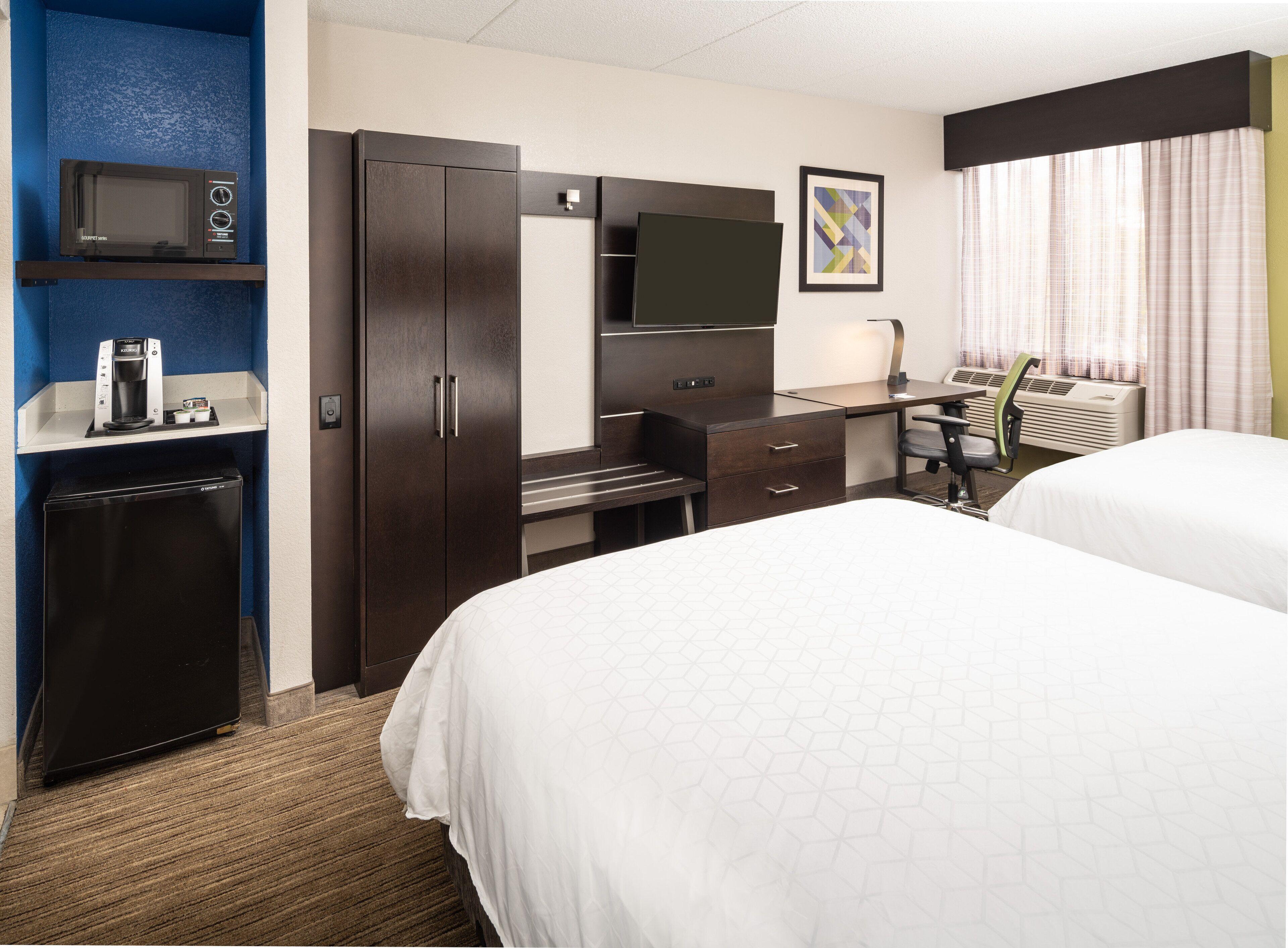 Standard Queen Room Two Queen Beds