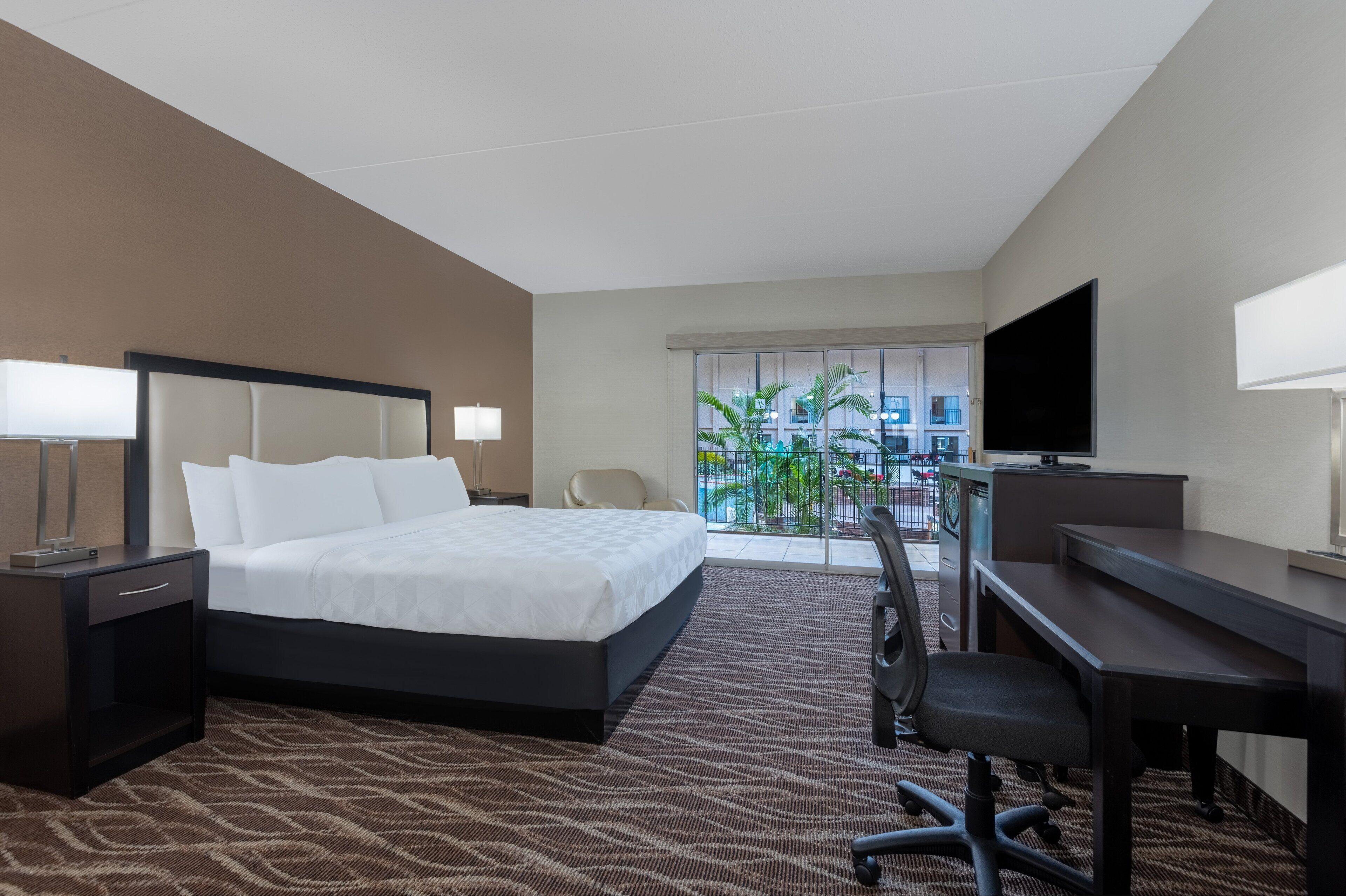 Standard King Room Courtyard View