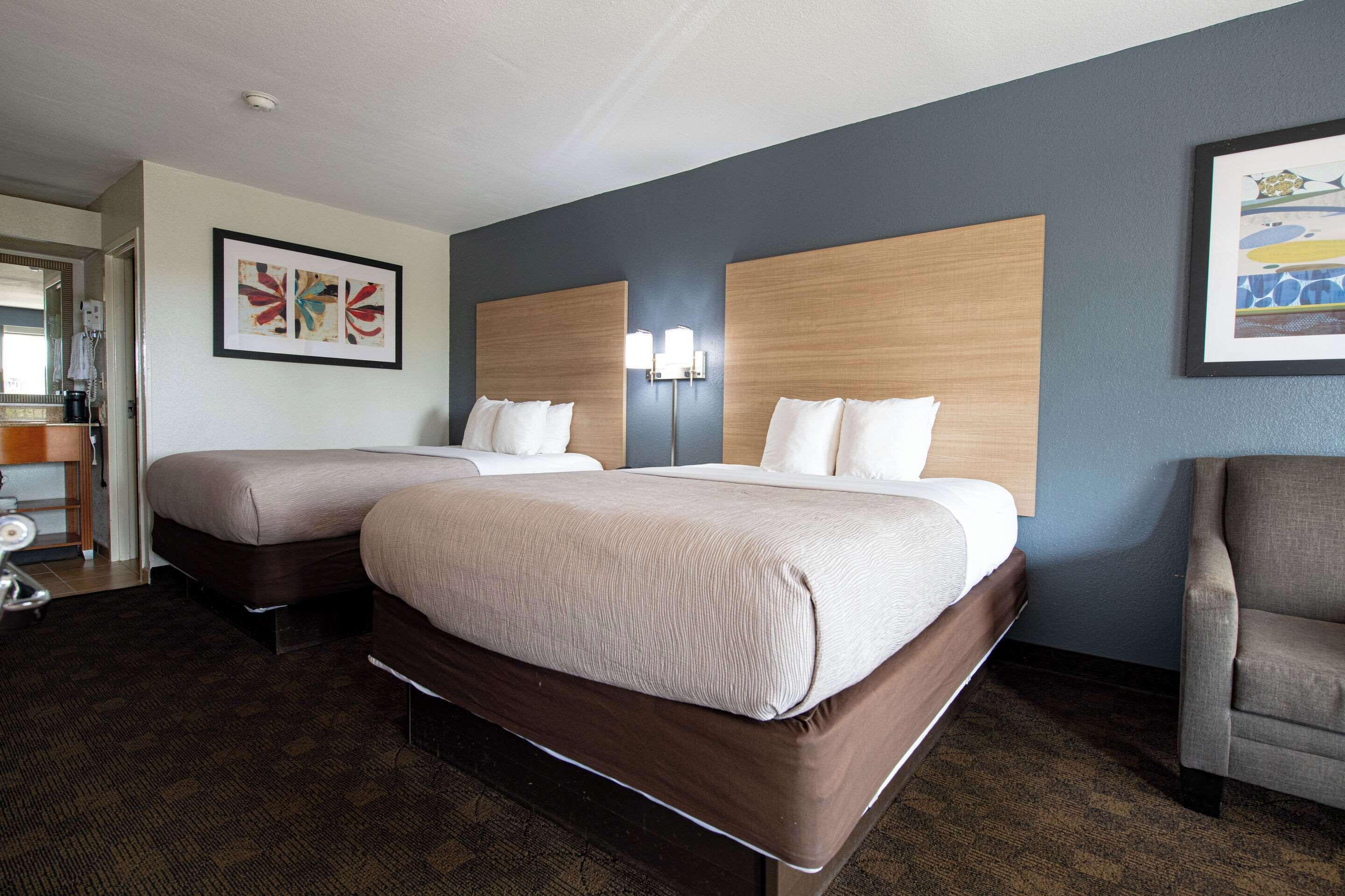 Standard Queen Room Two Queen Beds Non-Smoking