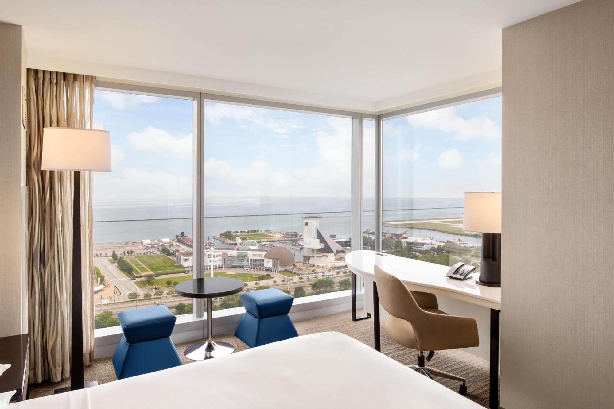 Corner King Room