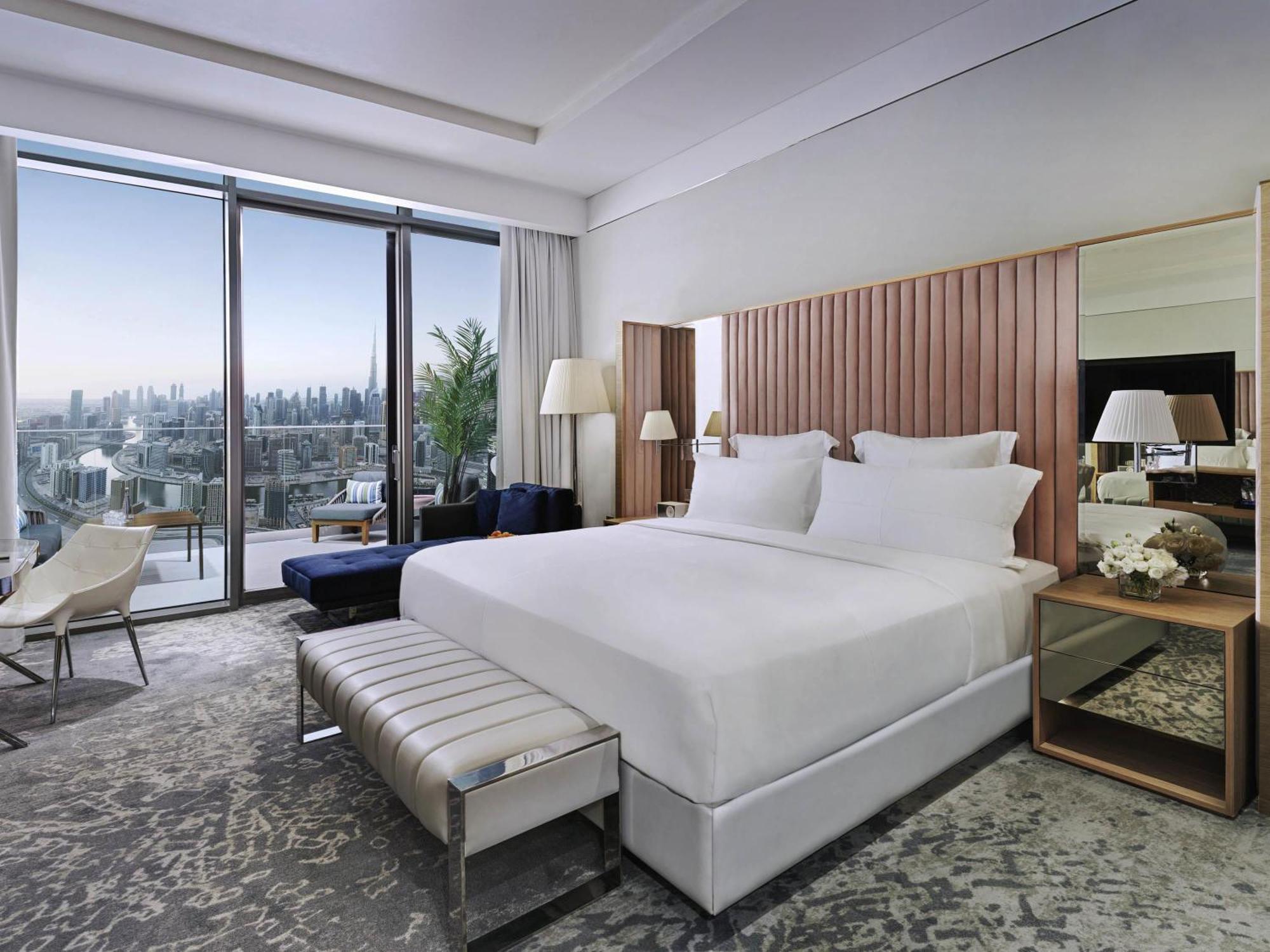Signature King Room Burj Khalifa View