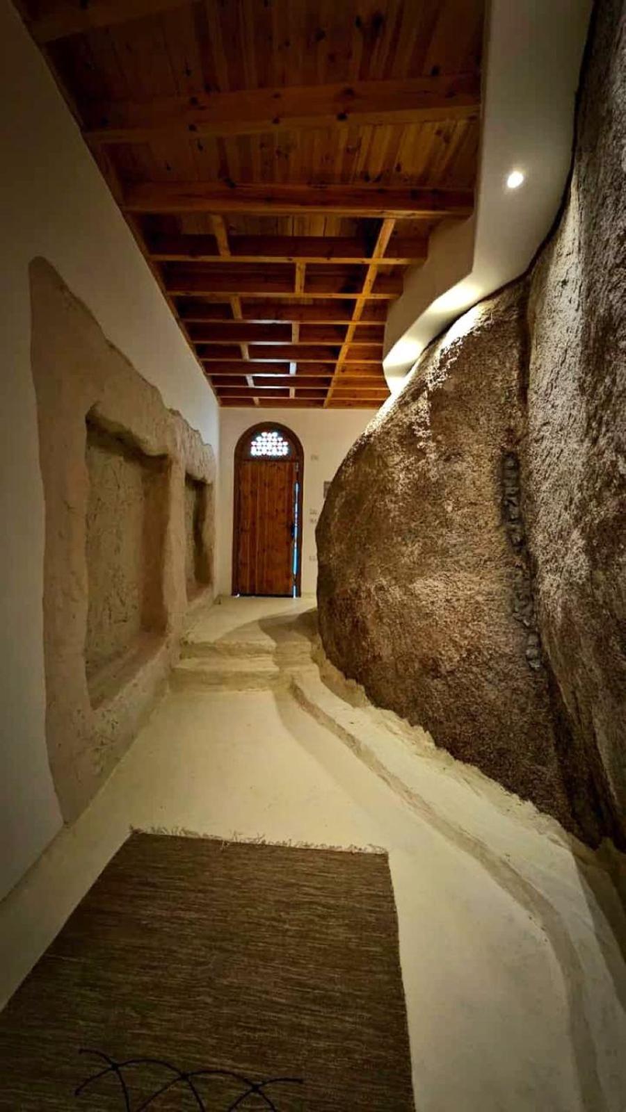 Cave Suite