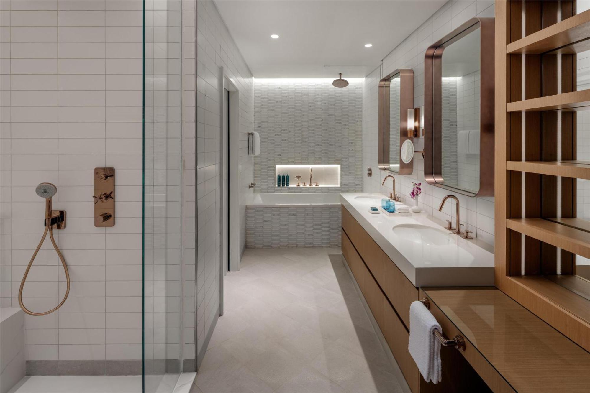 One-Bedroom King Apartment Creek View