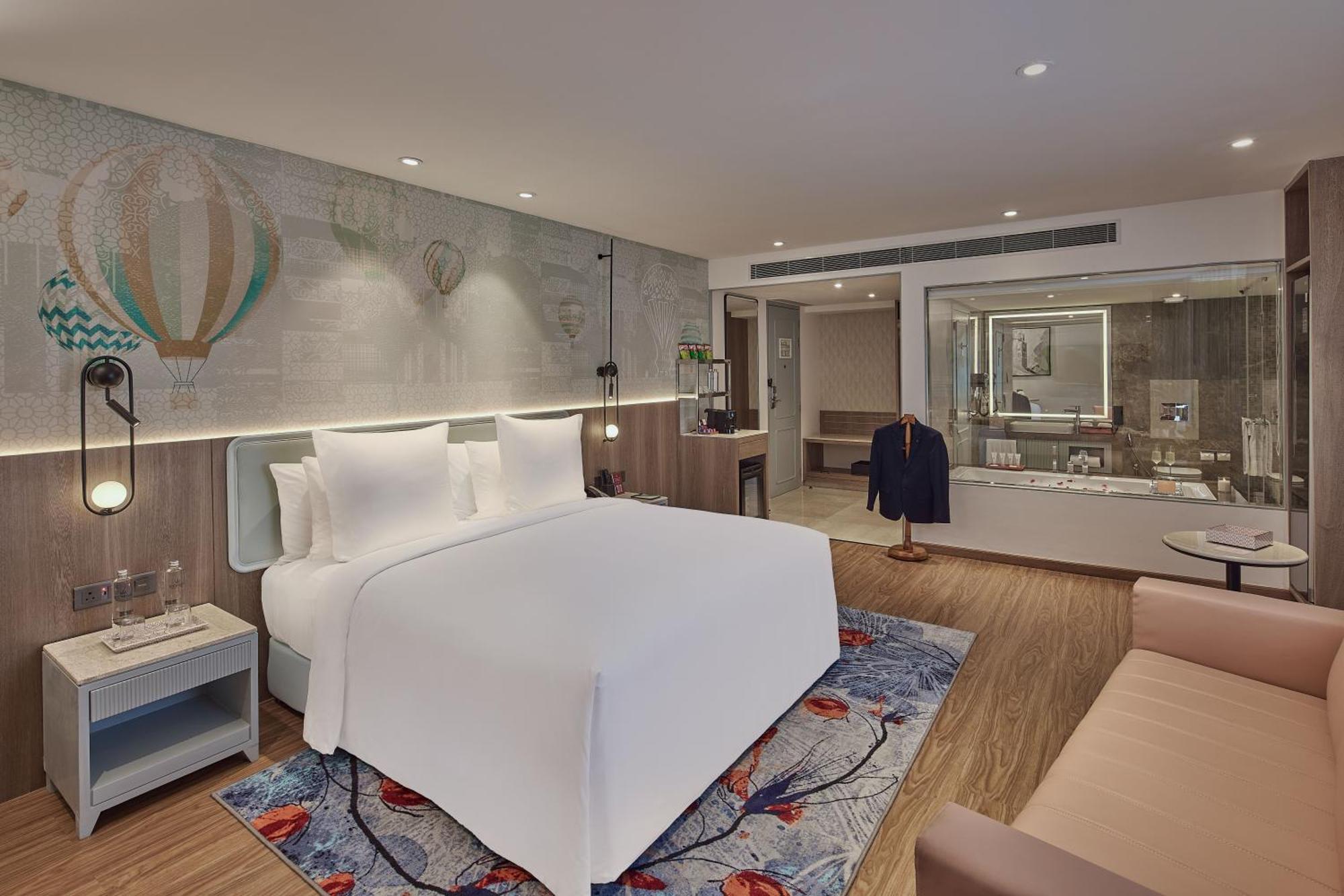 ICONIQA Prestige Room Smart Laundry Closet Espresso Coffee Machine Non-Alcoholic Mini Bar Spa