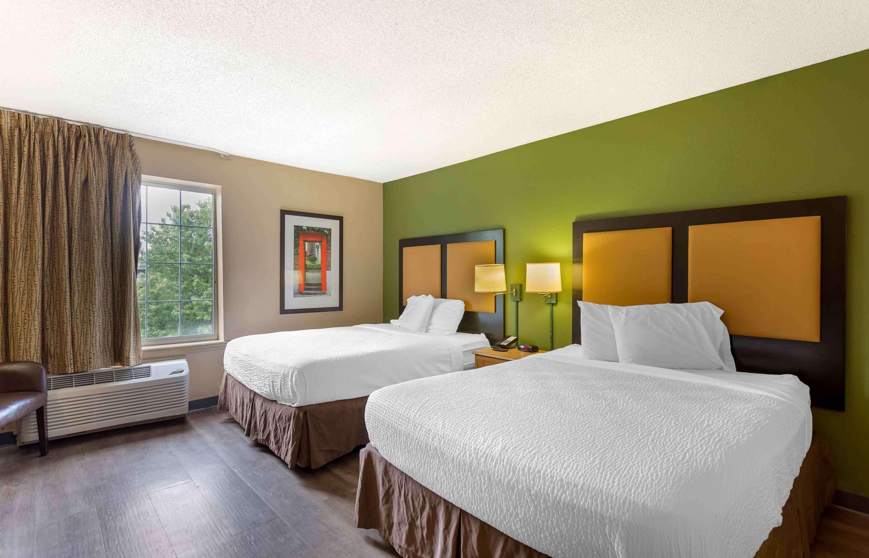 2 Queen Beds | Non-Smoking Kitchen