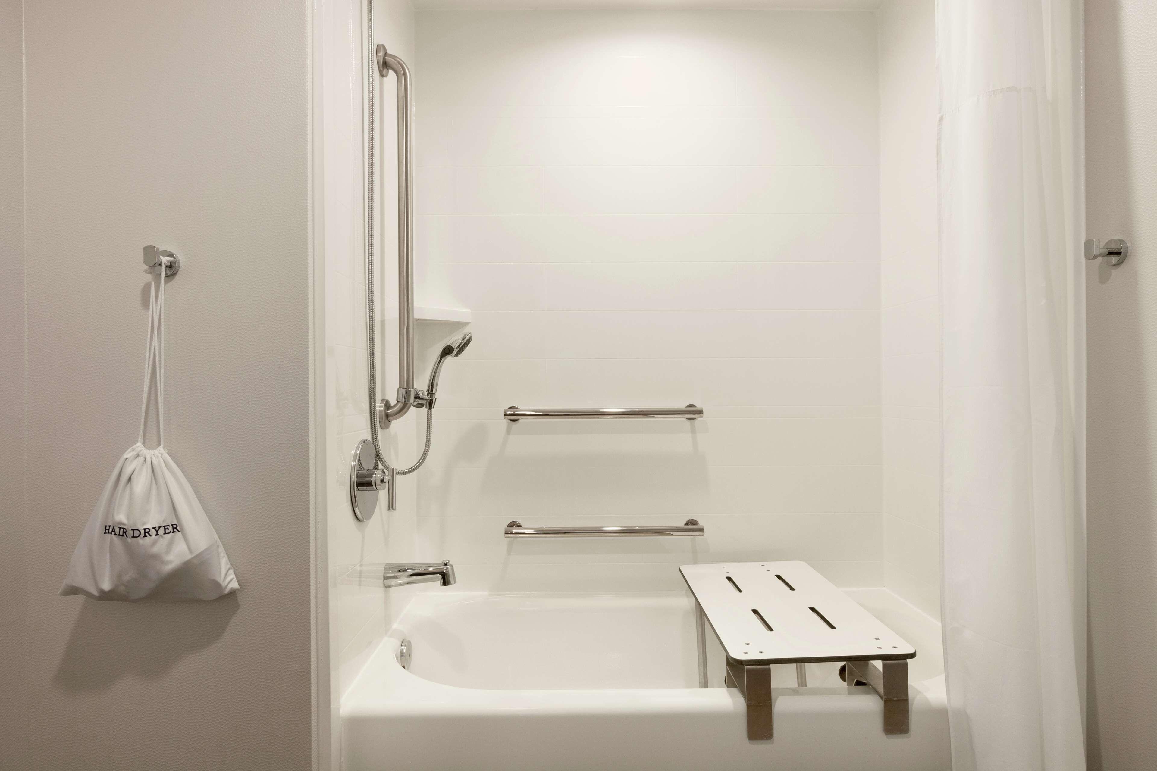 King Room Accessible Tub Mobility Hearing Access or Non-Smoking