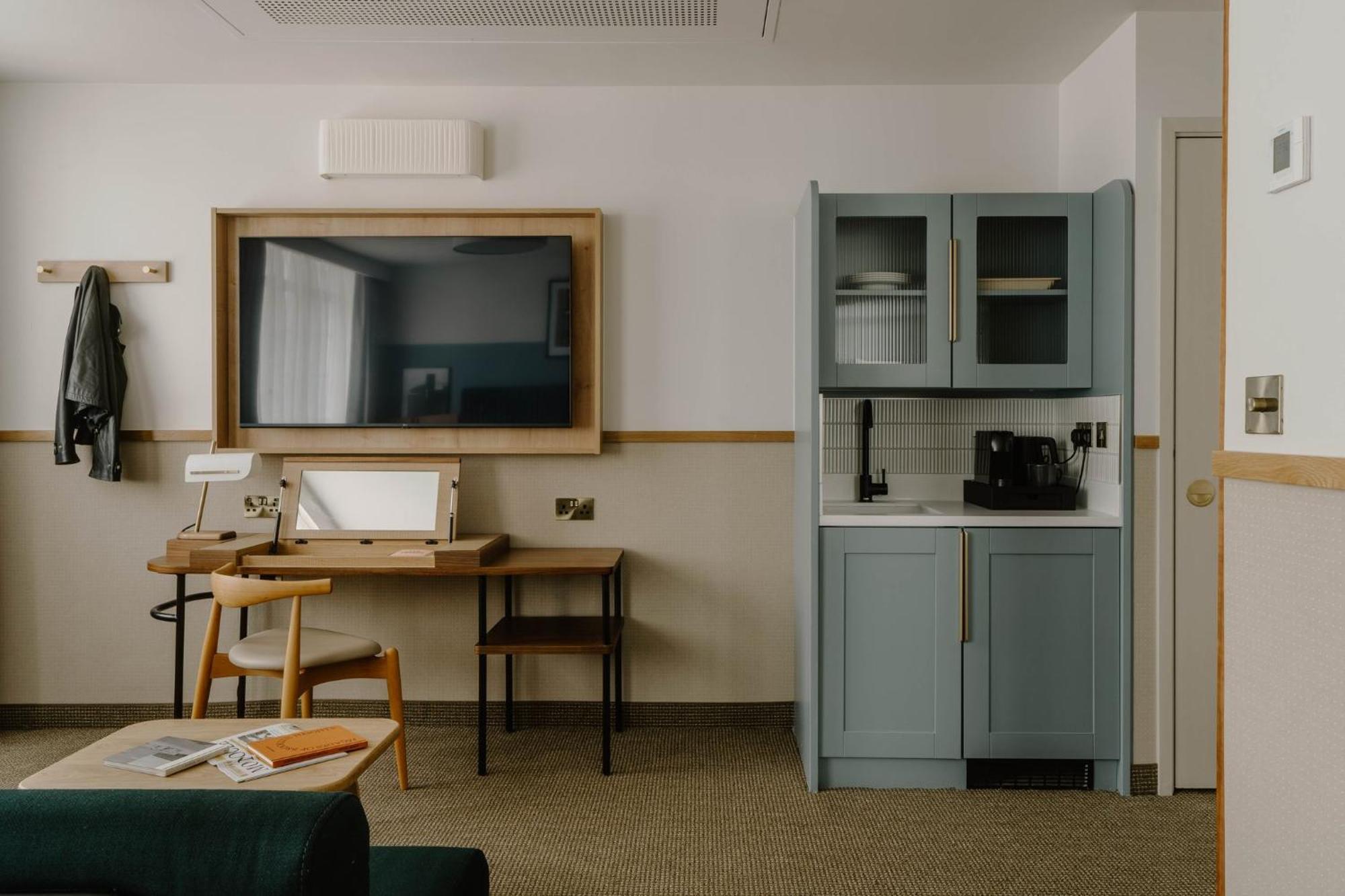 One-Bedroom Suite Kitchenette