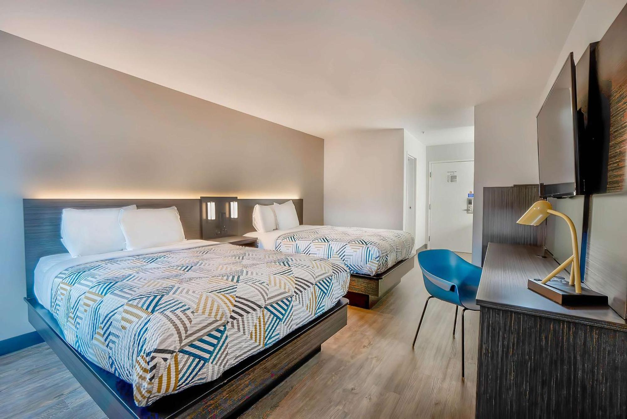 Queen Room Two Queen Beds Non-Smoking