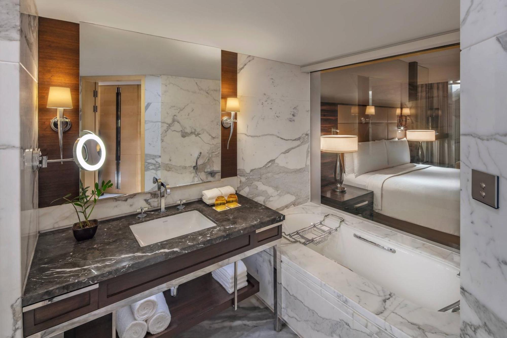 2 Twin or Single Beds Executive Lounge Access Large Room Enjoy on Food & Soft Beverages Laundry