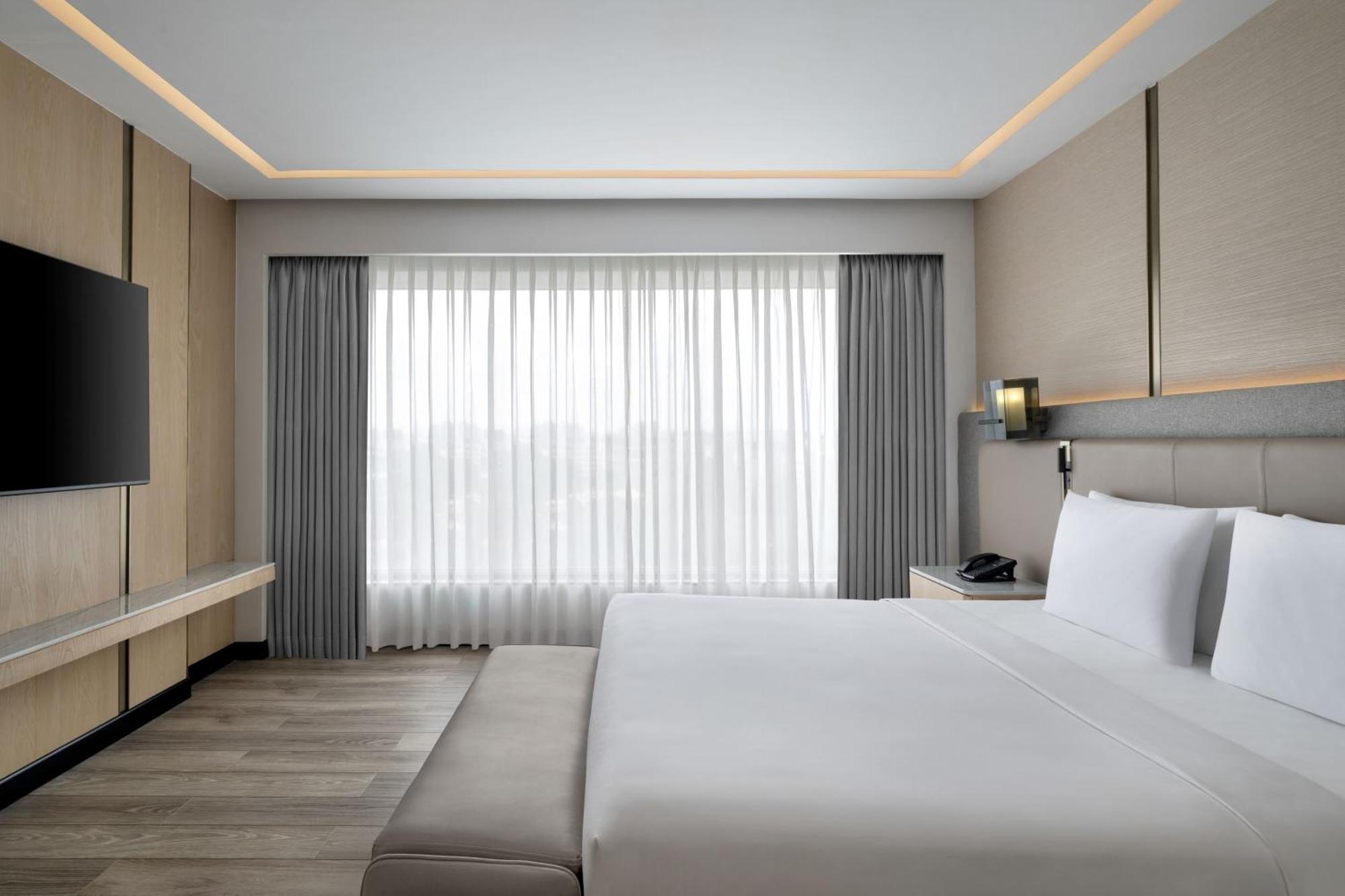 Courtyard Suite Executive Lounge access 1 Bedroom Suite on Spa on Laundry