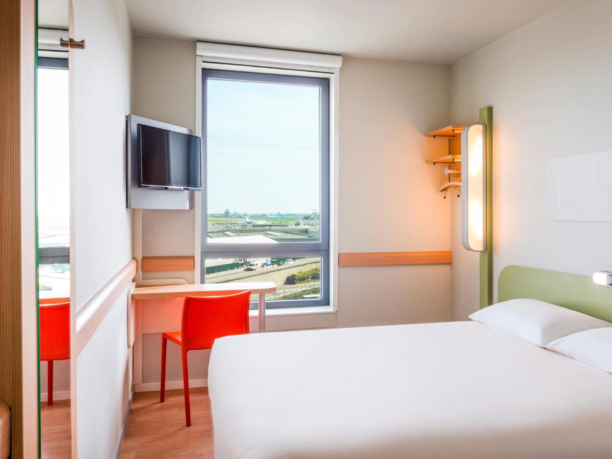 Double Room with a Large Bed,1710779903:JPEG