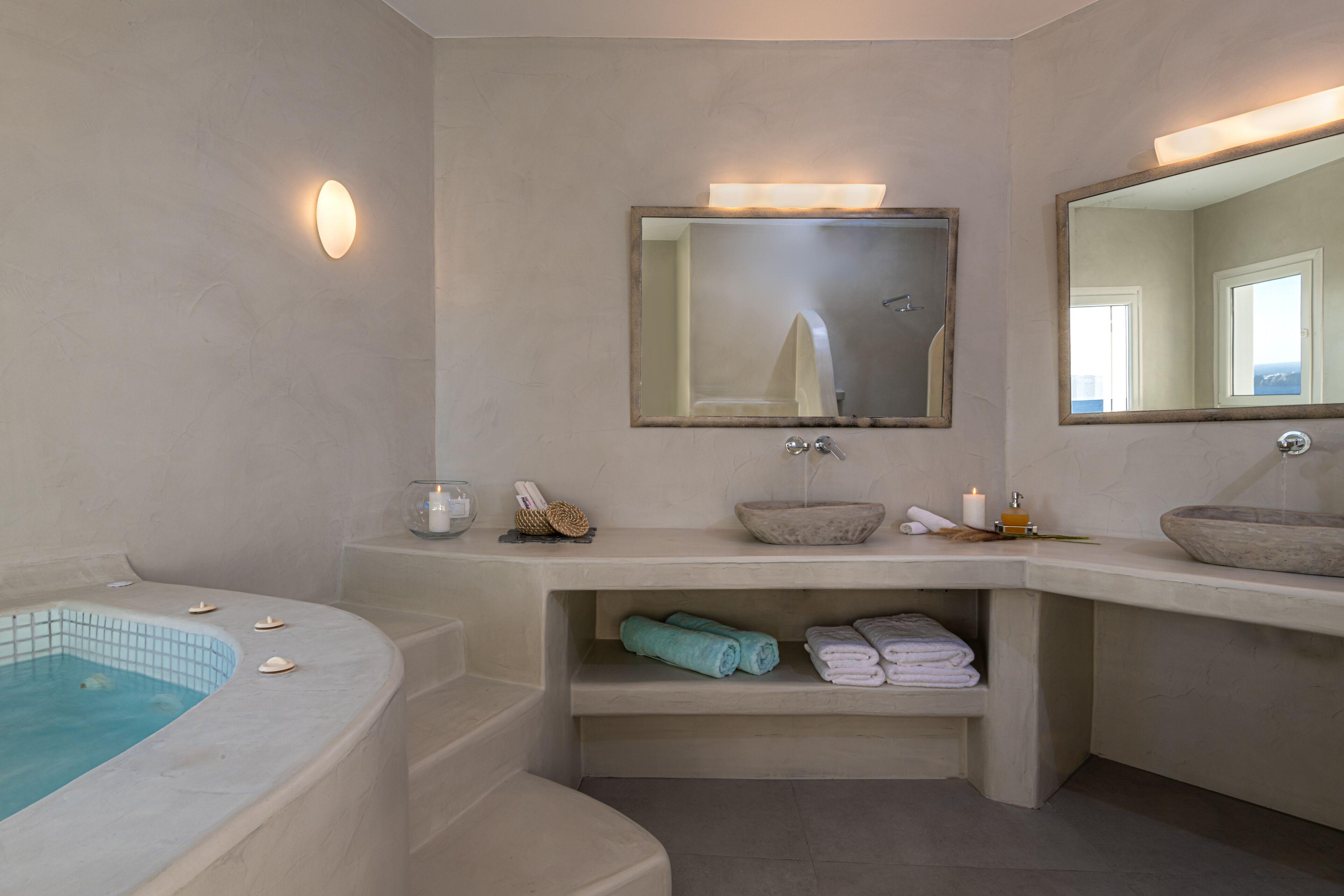 Aqua Marine Suite Indoor Hot Tub Caldera View