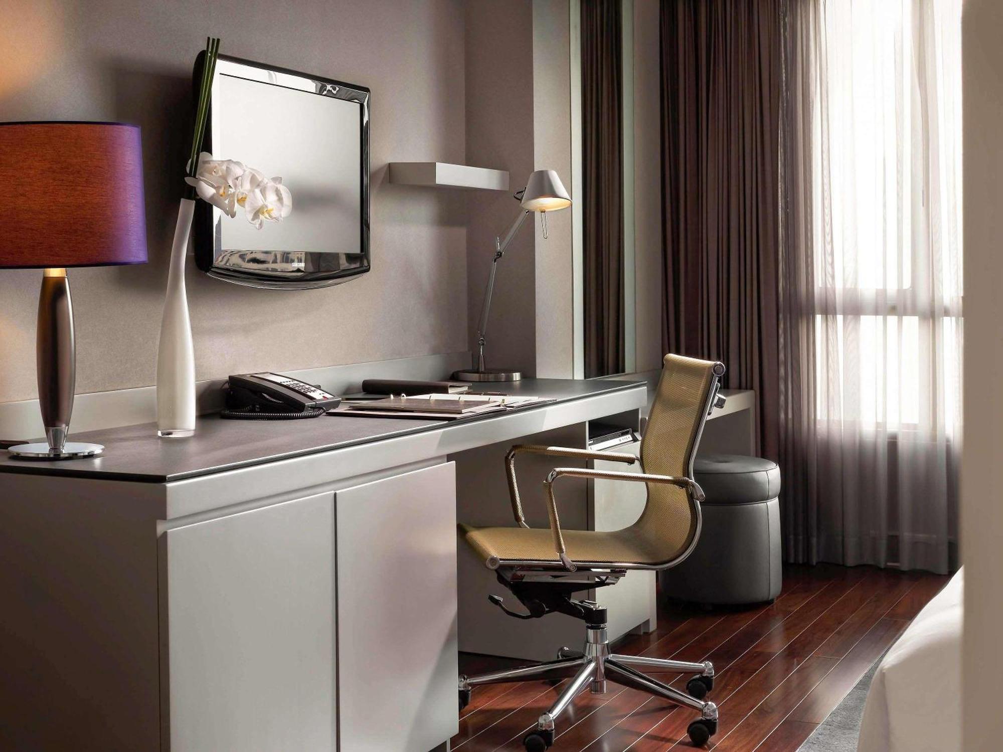 Superior Twin Room Club Access