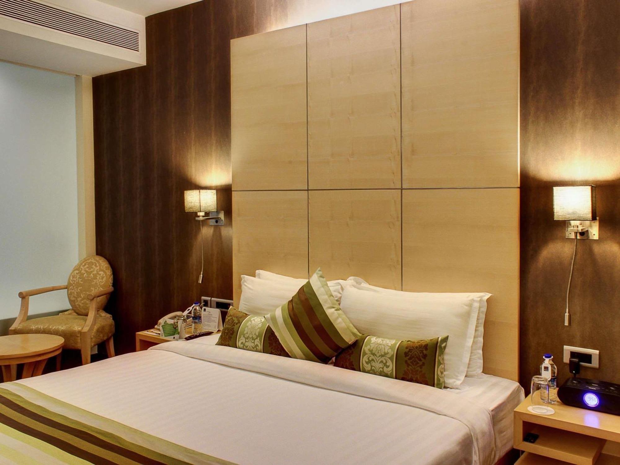 Junior Suite Lounge Access Happy Hours 630 PM to 830 PM
