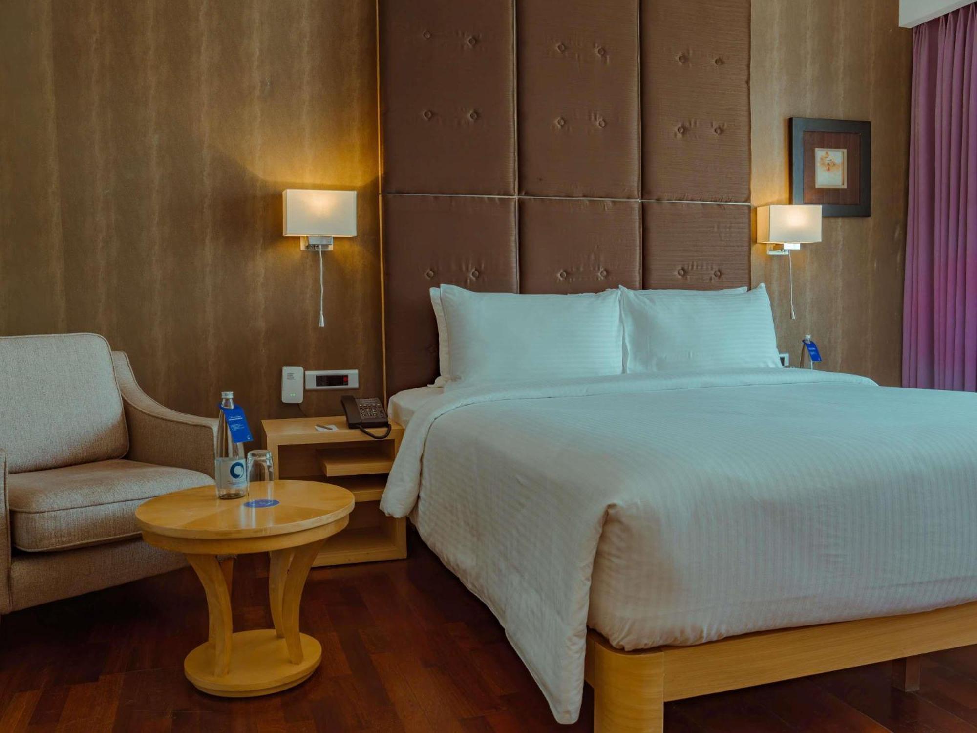 Junior Suite Lounge Access Happy Hours 630 PM to 830 PM