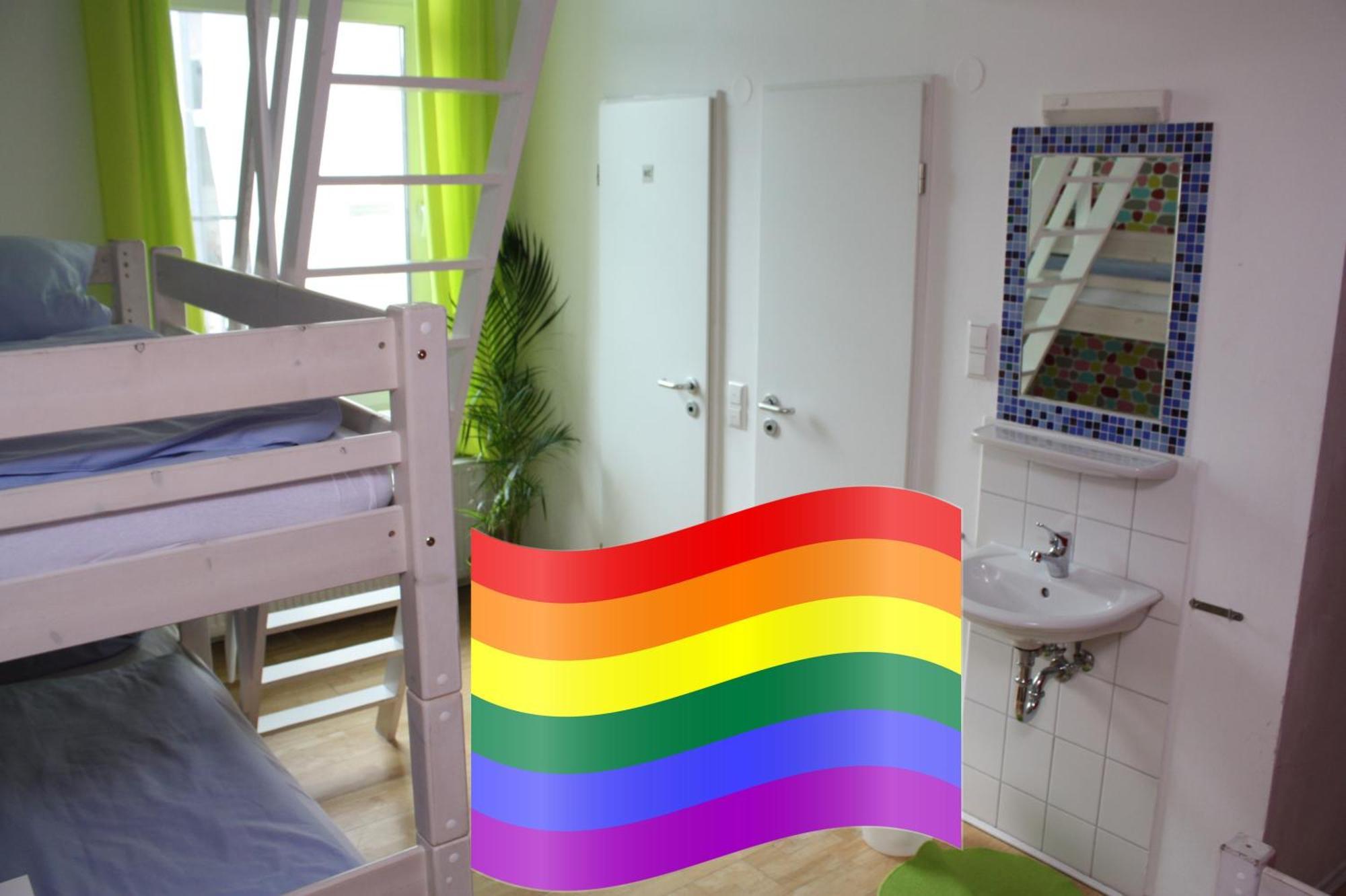 Single Bed Mixed Dormitory Room