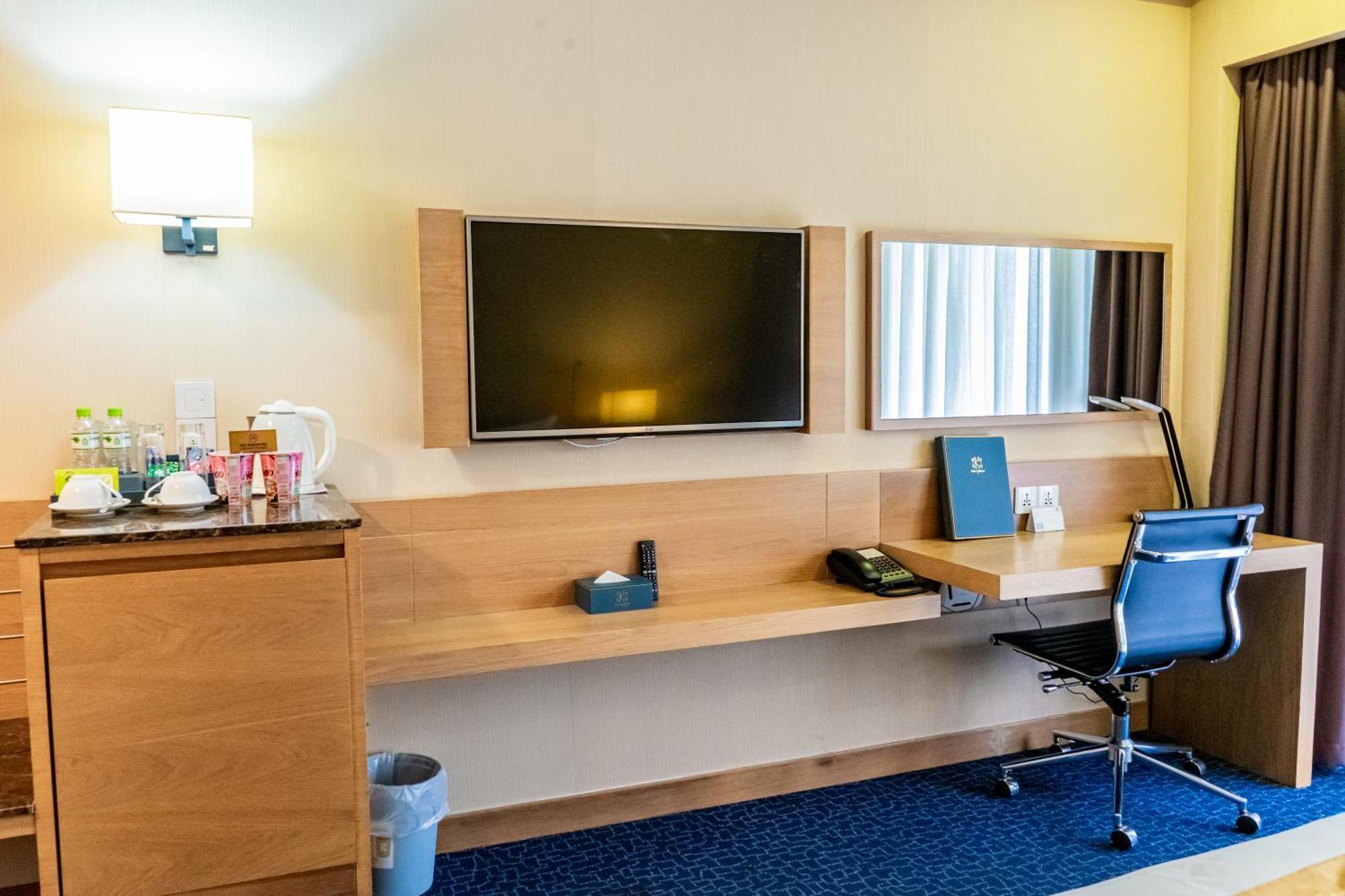 Deluxe Double Room Window