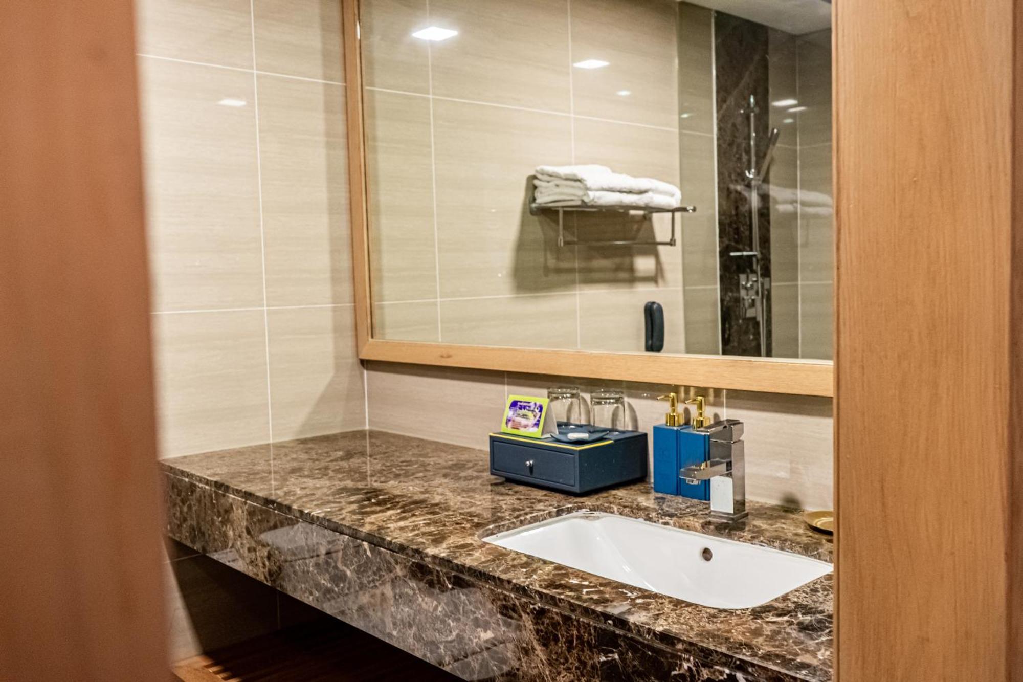 Deluxe Double Room Window