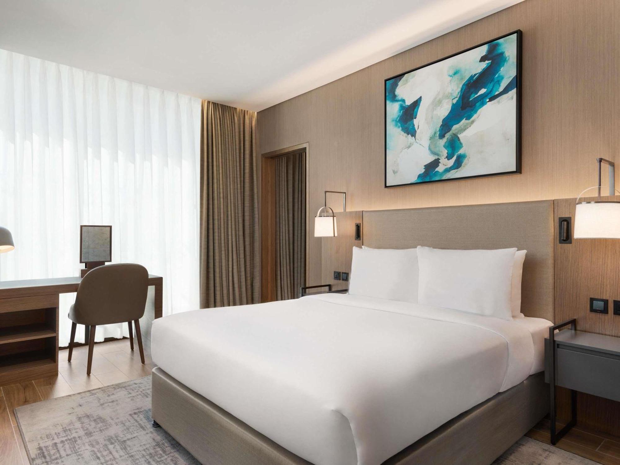 Executive Queen Suite