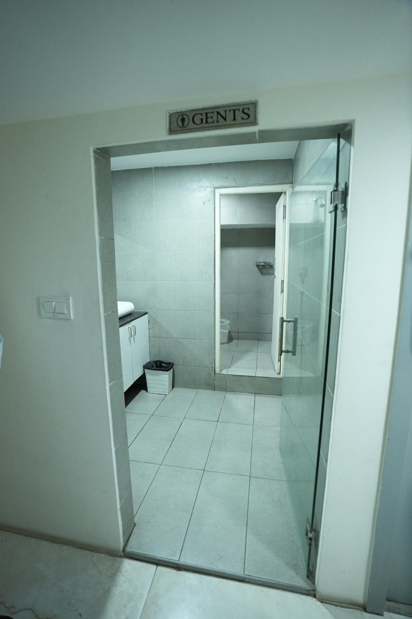 Single Room Shared Shower Toilet