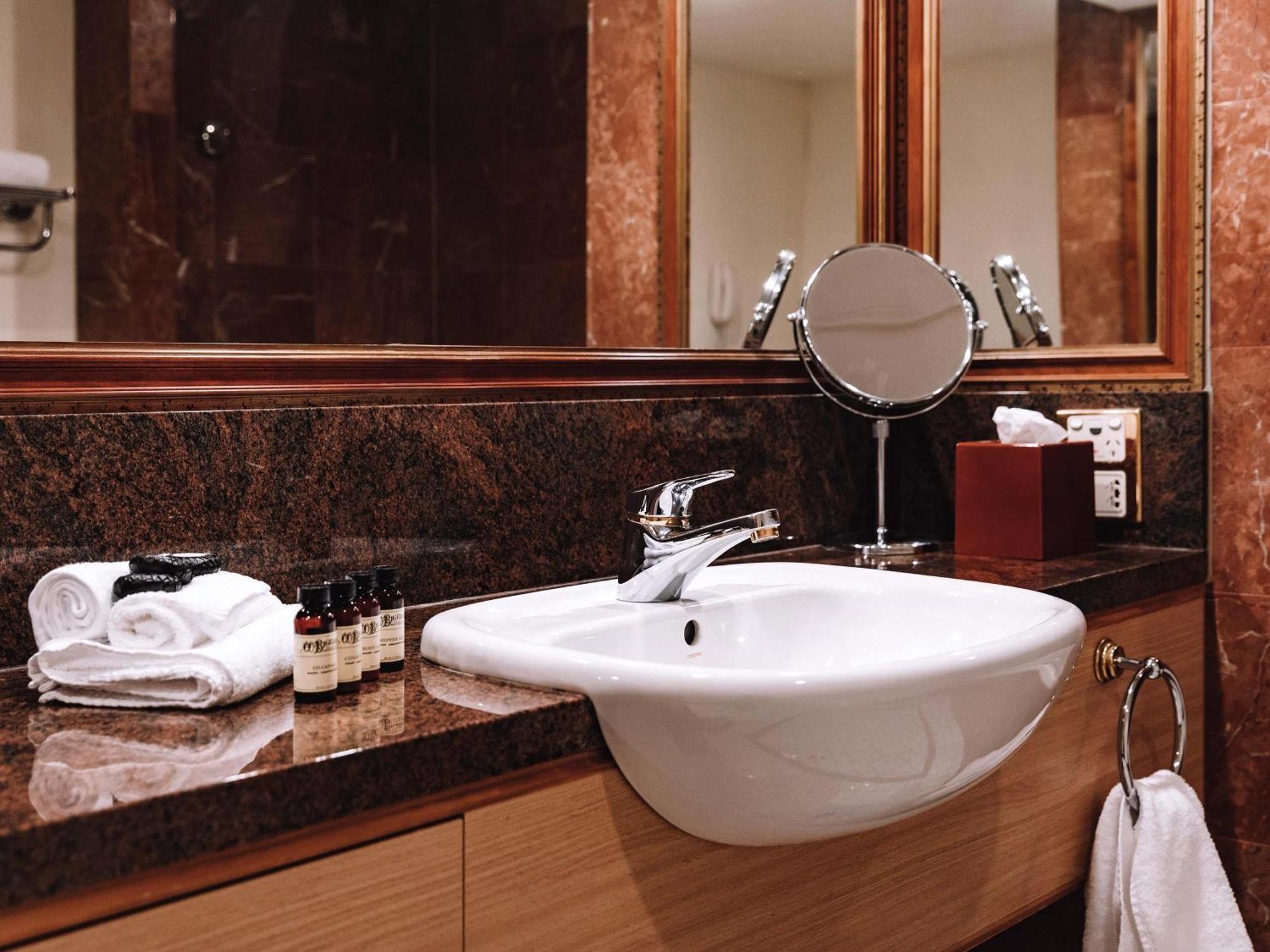 Superior Executive Suite