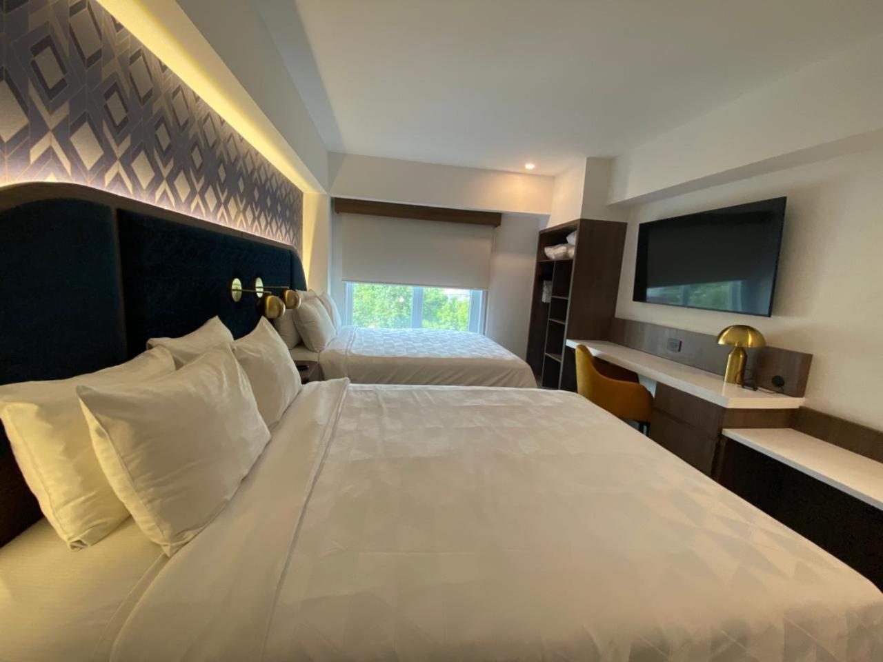 Standard King Room City View