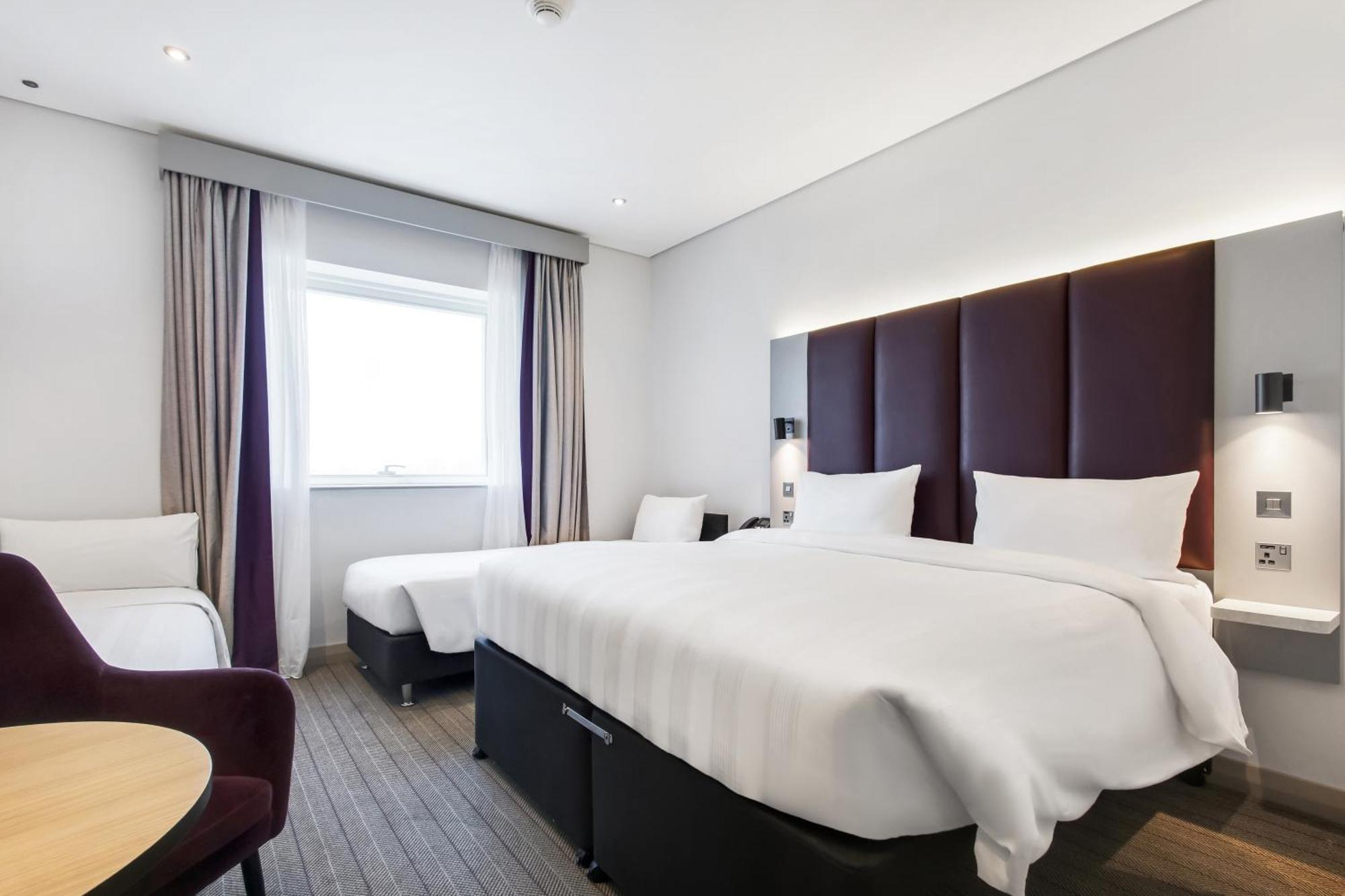 New Style Family Room Non Smoking DXB Airport Shuttle Every 30min to T1&3