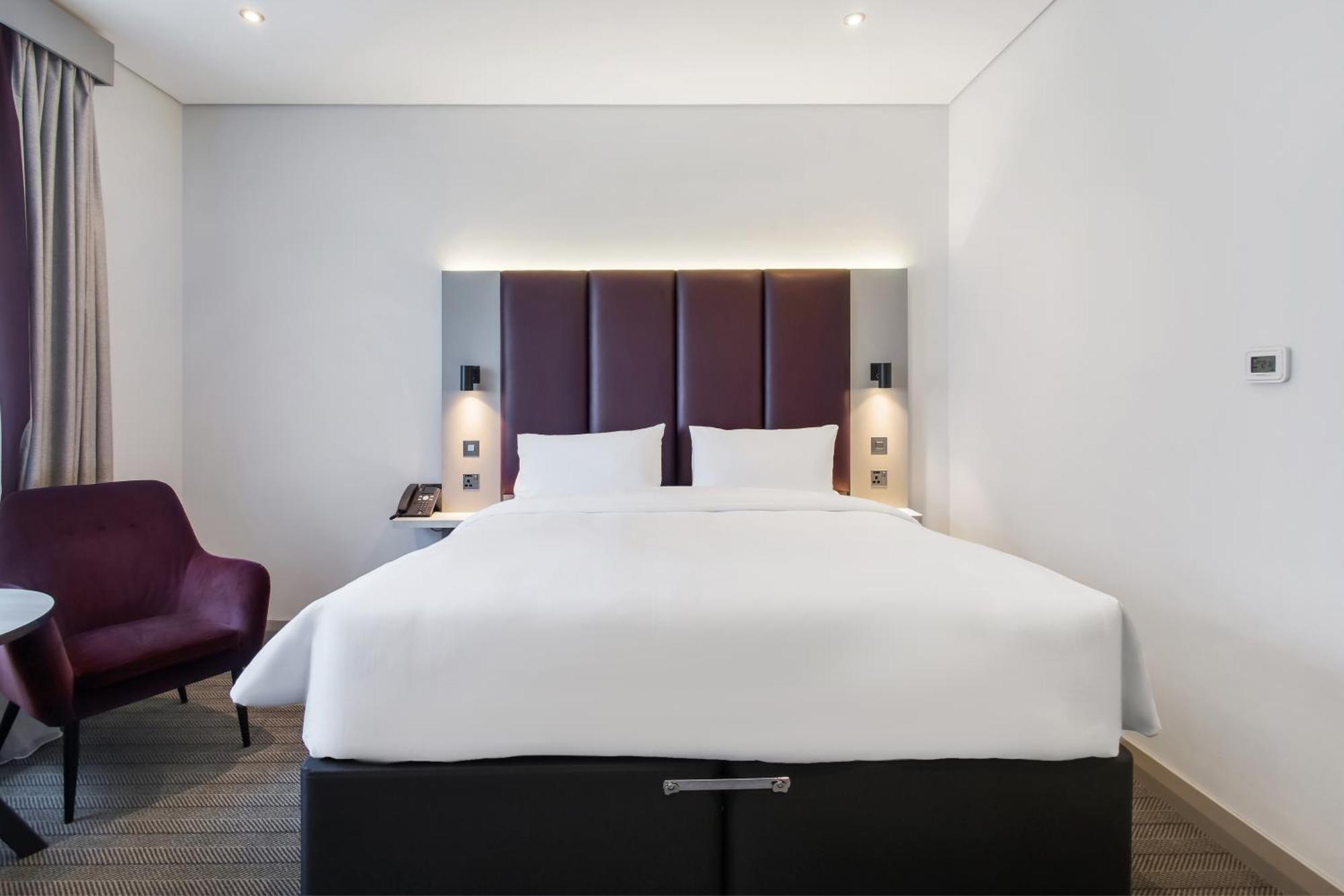 Non-Smoking New Style Double Room DXB Airport Shuttle Every 30min to T1&3