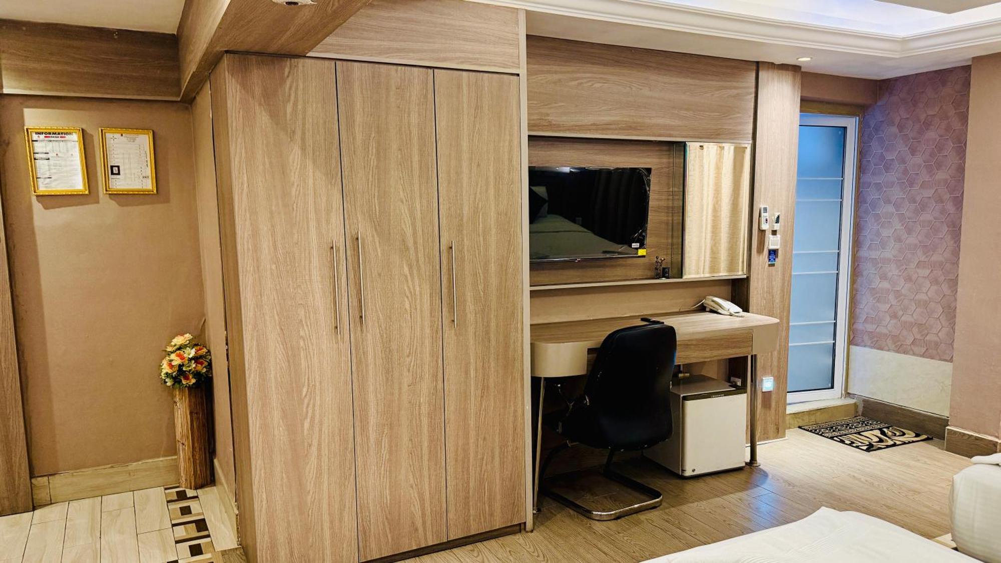 Executive Suite