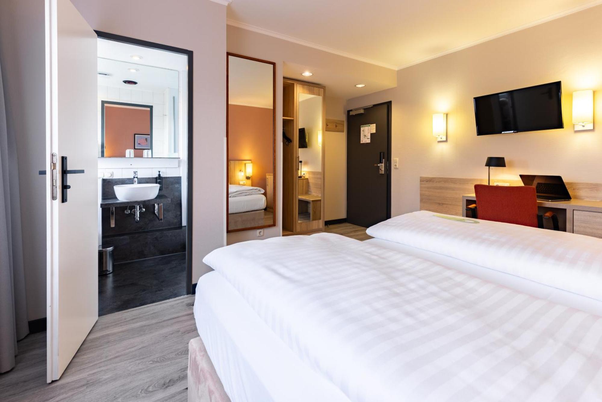 Standard Room Two Single Beds