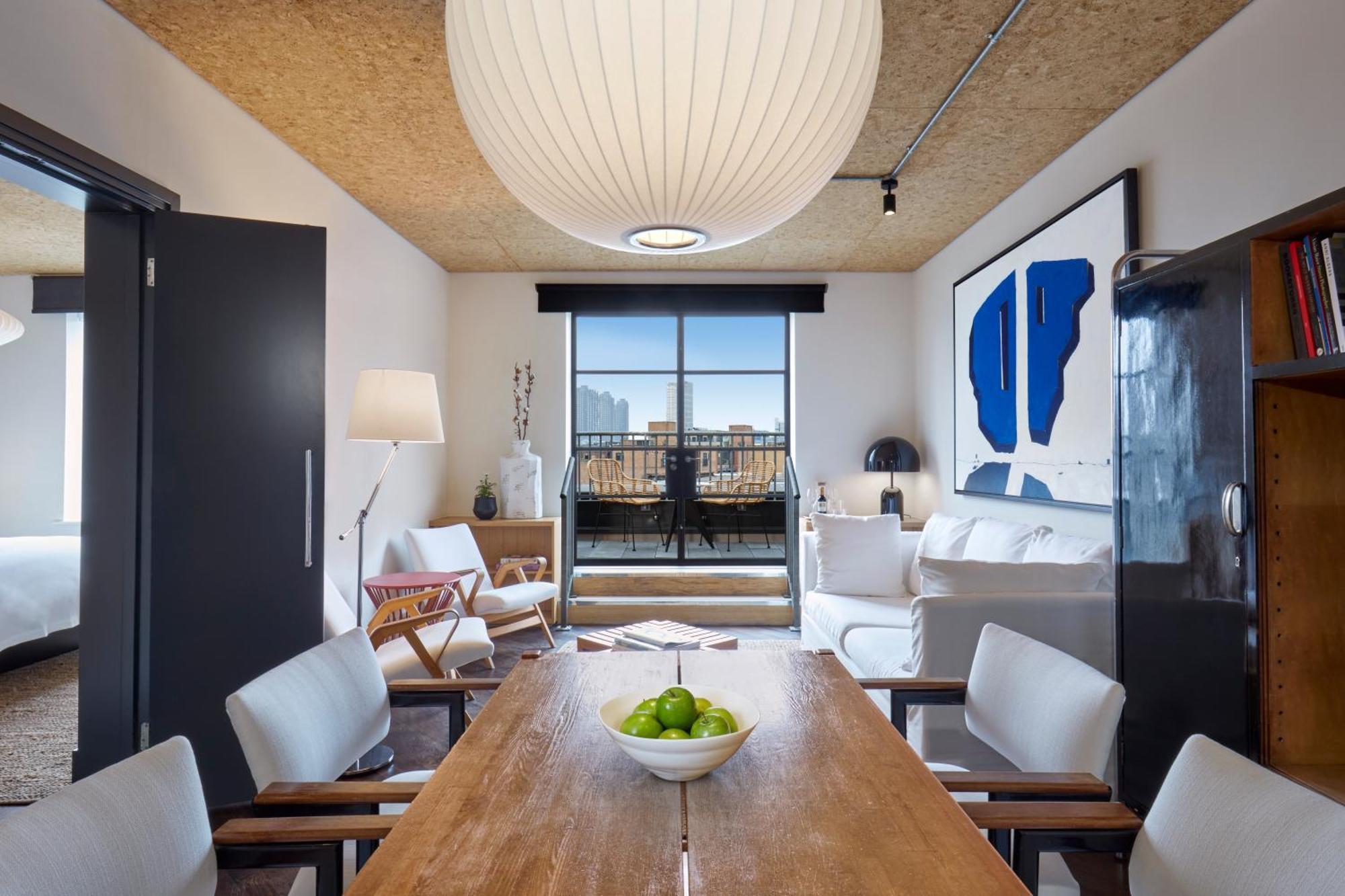 Studio Suite North