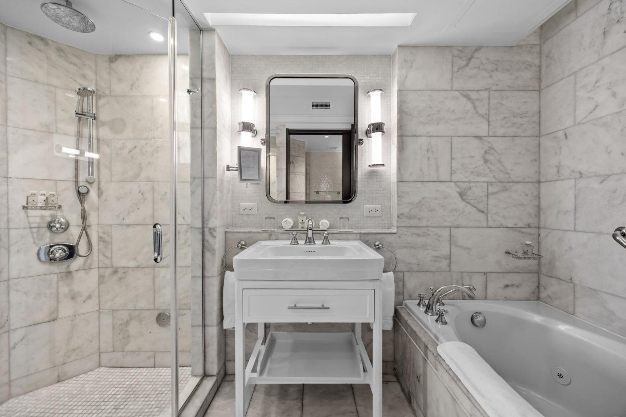 Deluxe Ocean Front King Suite