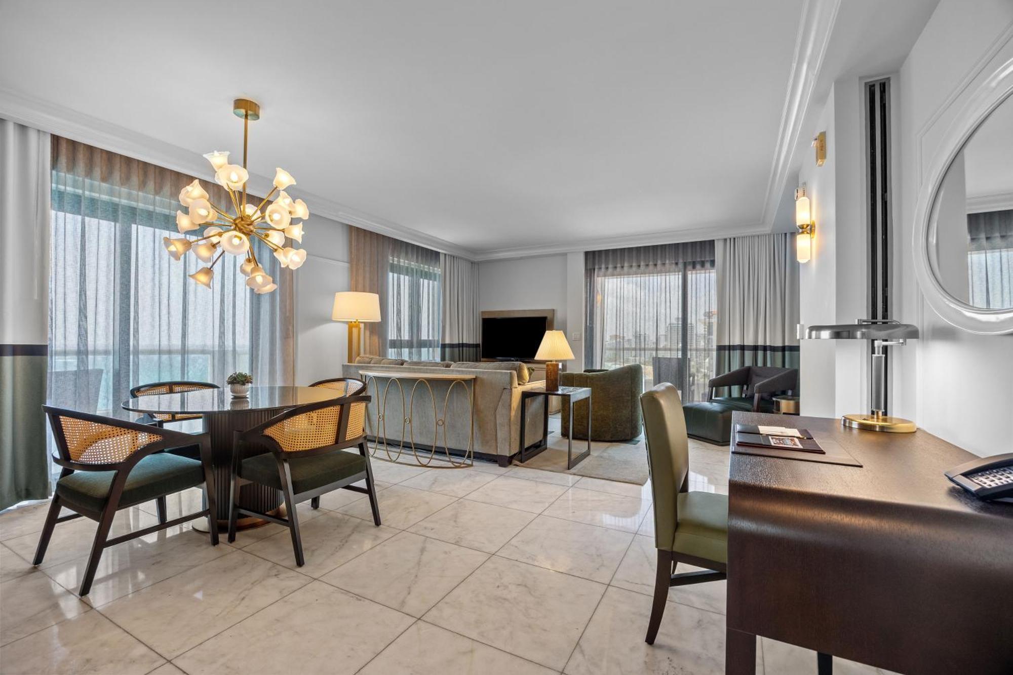 Deluxe Ocean Front King Suite