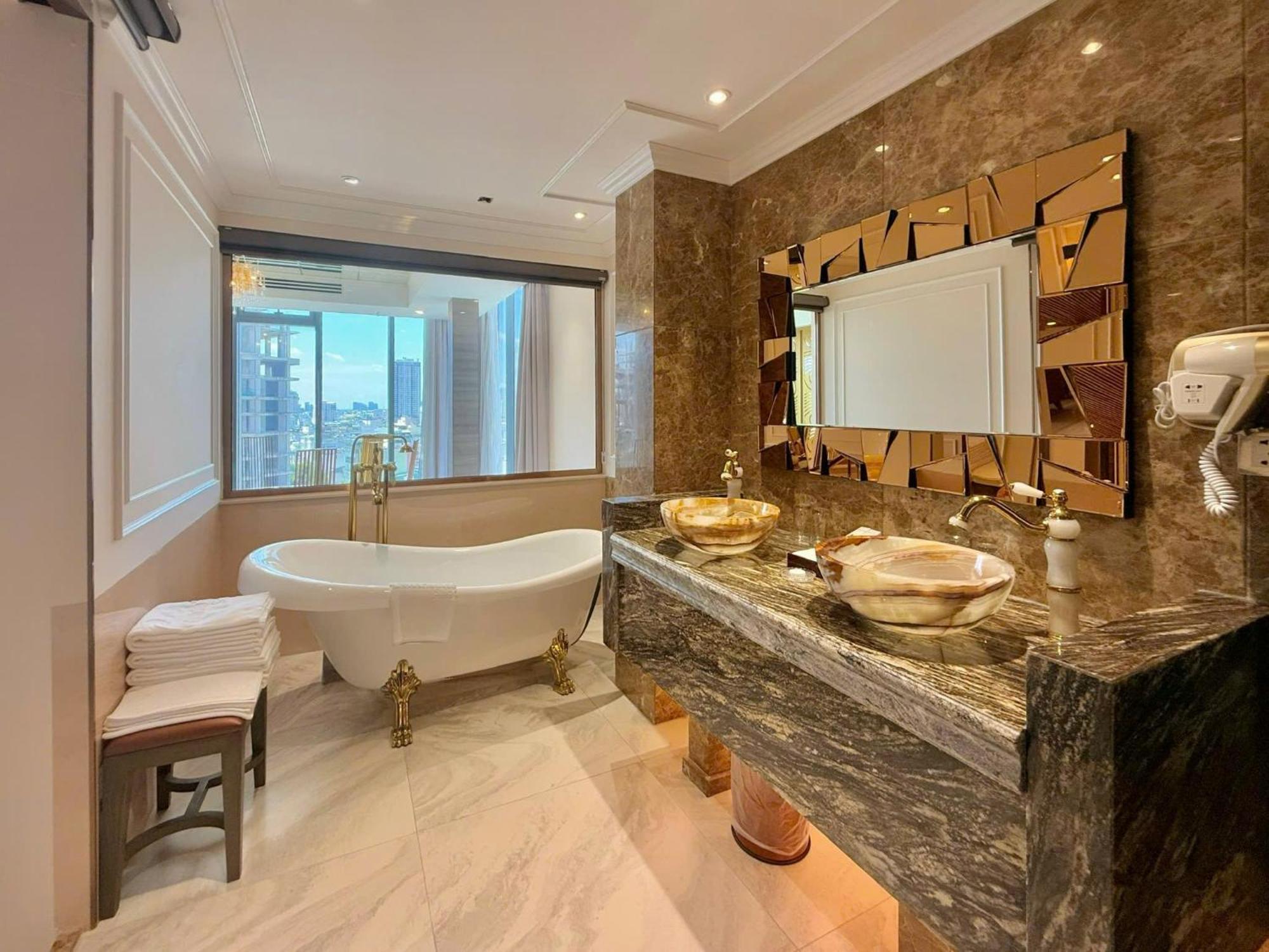 Signature Suite Two-Bedroom City View Minibar & Afternoon Tea