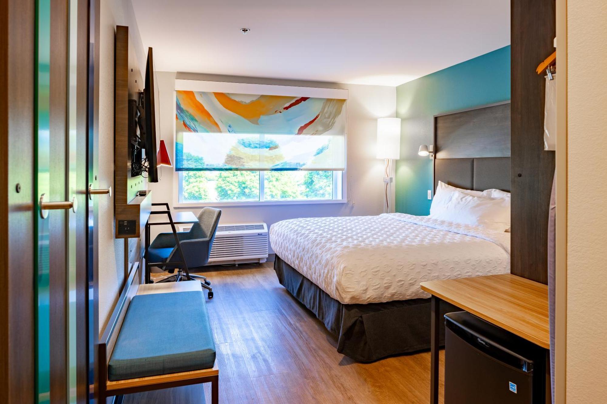 King Room with Walk-In Shower