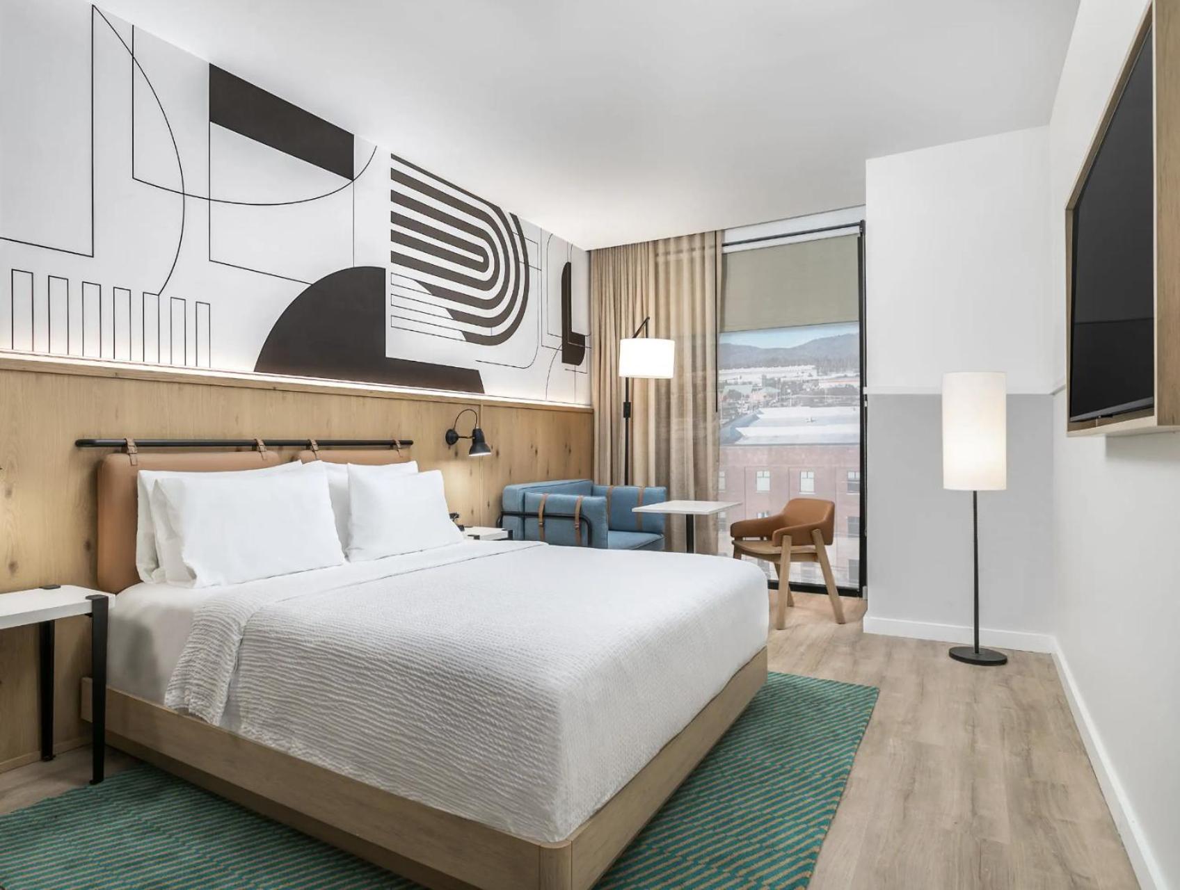 King Room with Mountain View