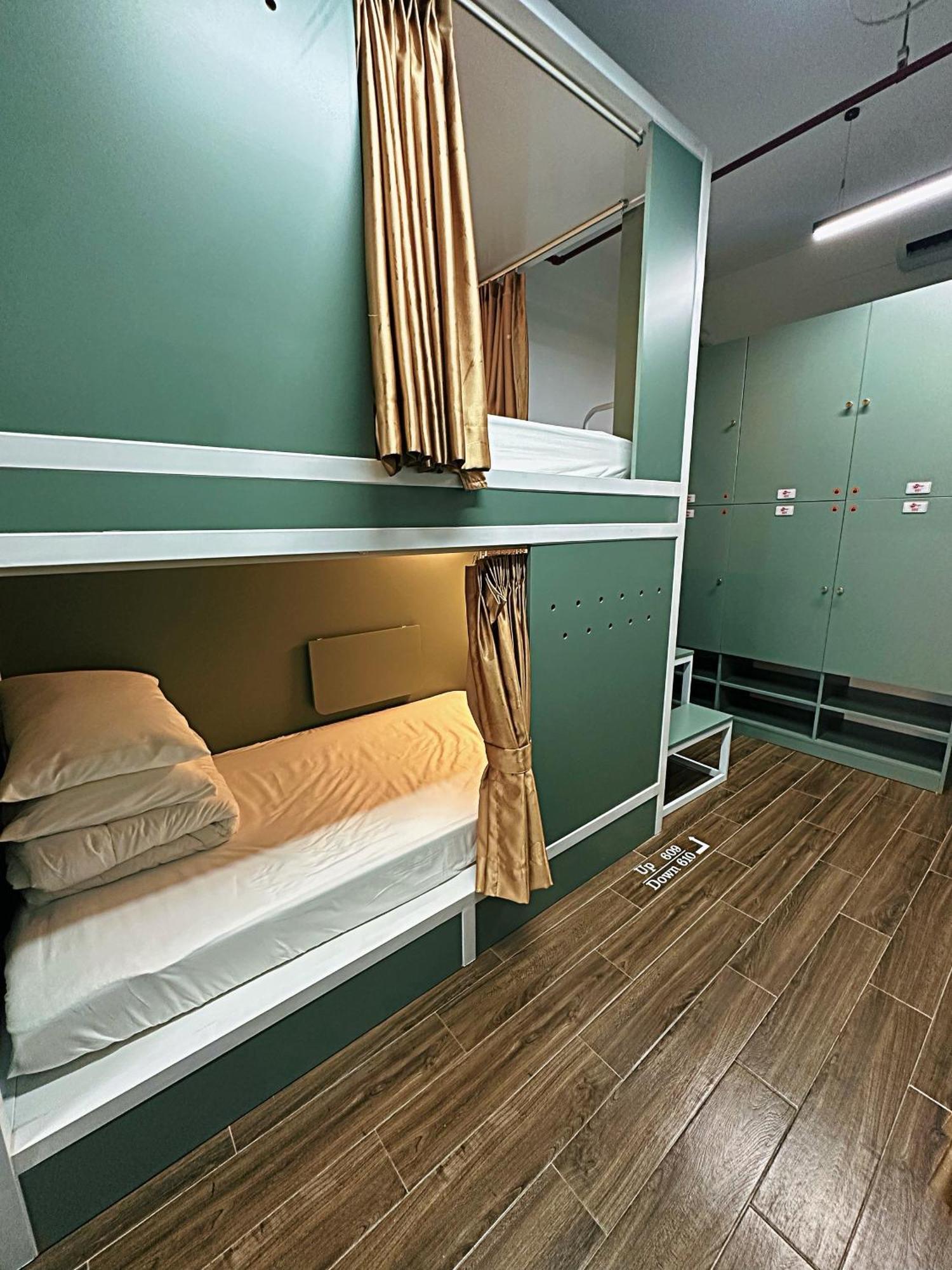 Single Bed Mixed Dormitory Room