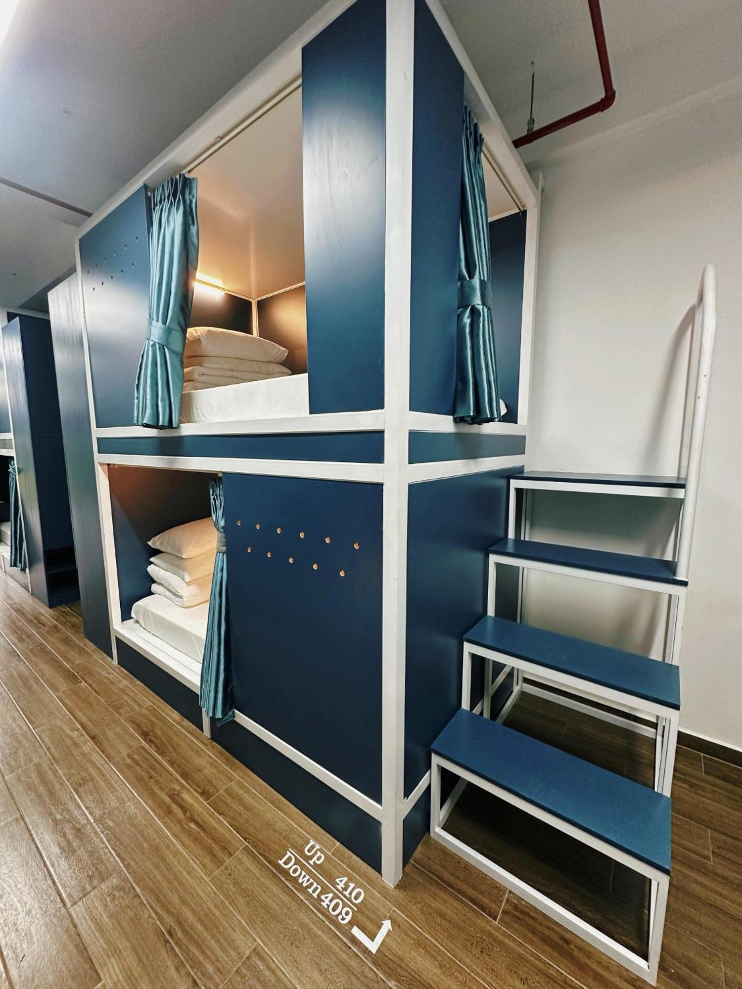 Single Bed Mixed Dormitory Room