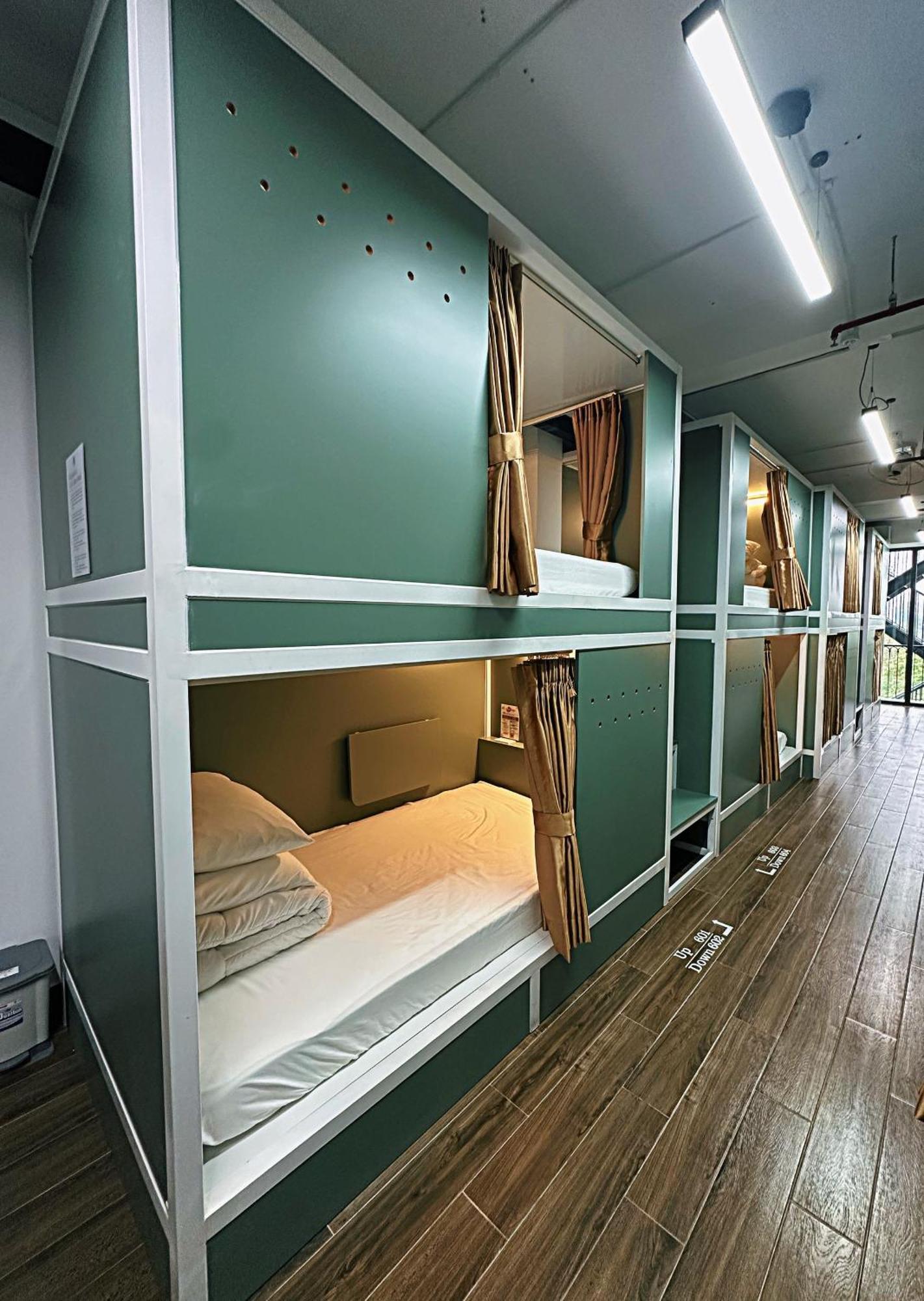 Single Bed Mixed Dormitory Room